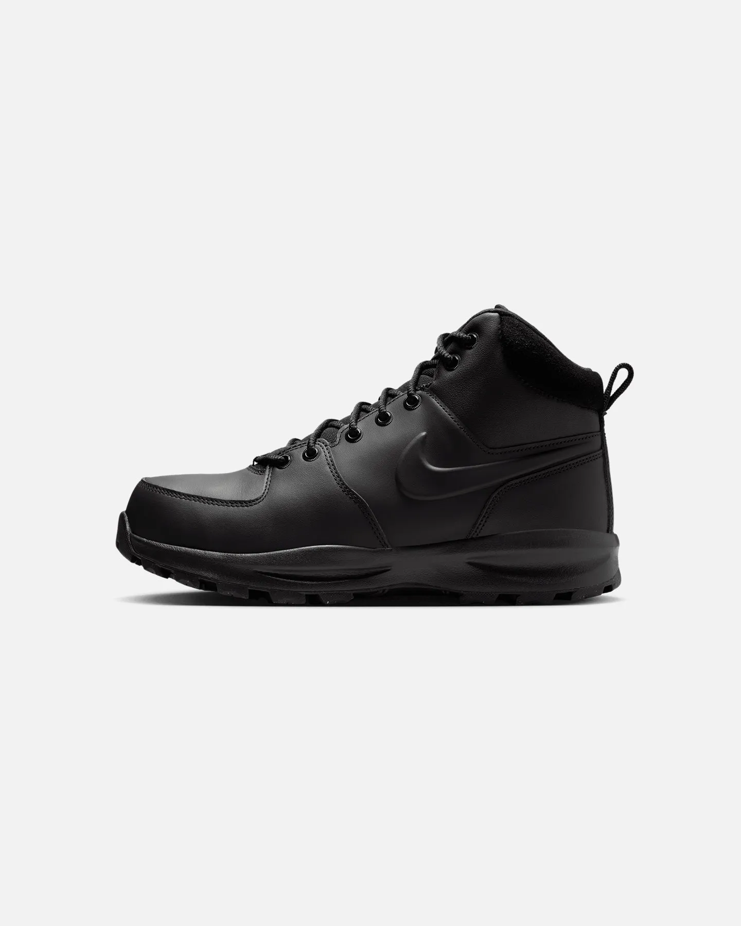 Multi-Sport Design Bold materials Nike Manoa Leather Boot Black/Black