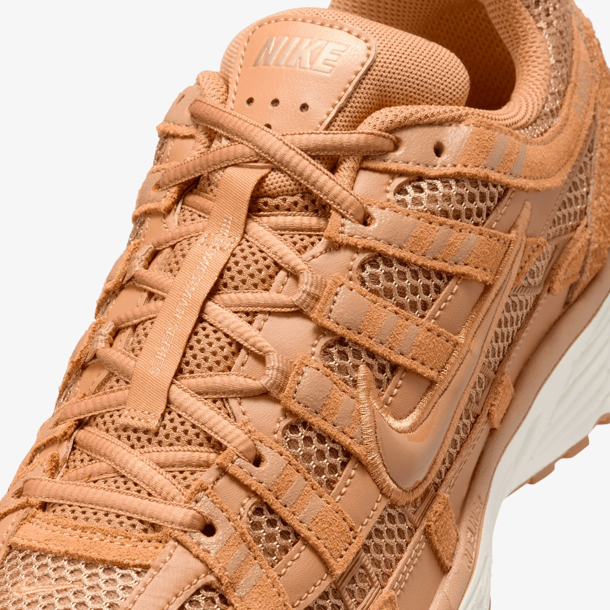 Sneaker Comfort Travel Step NIKE | P-6000 { FLAX/FLAX-METALLIC GOLD-SAIL