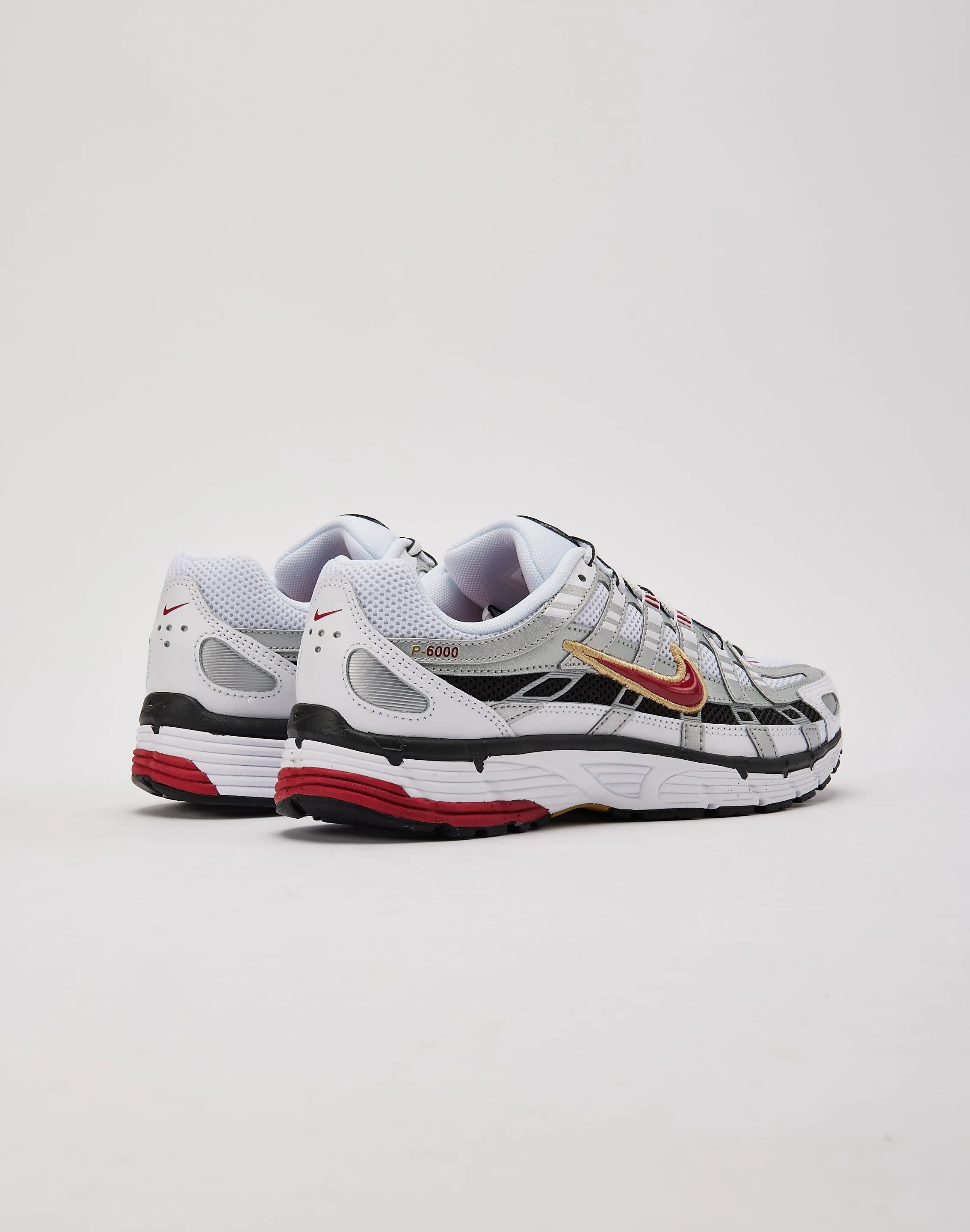 Nike P-6000 adapt to different terrains