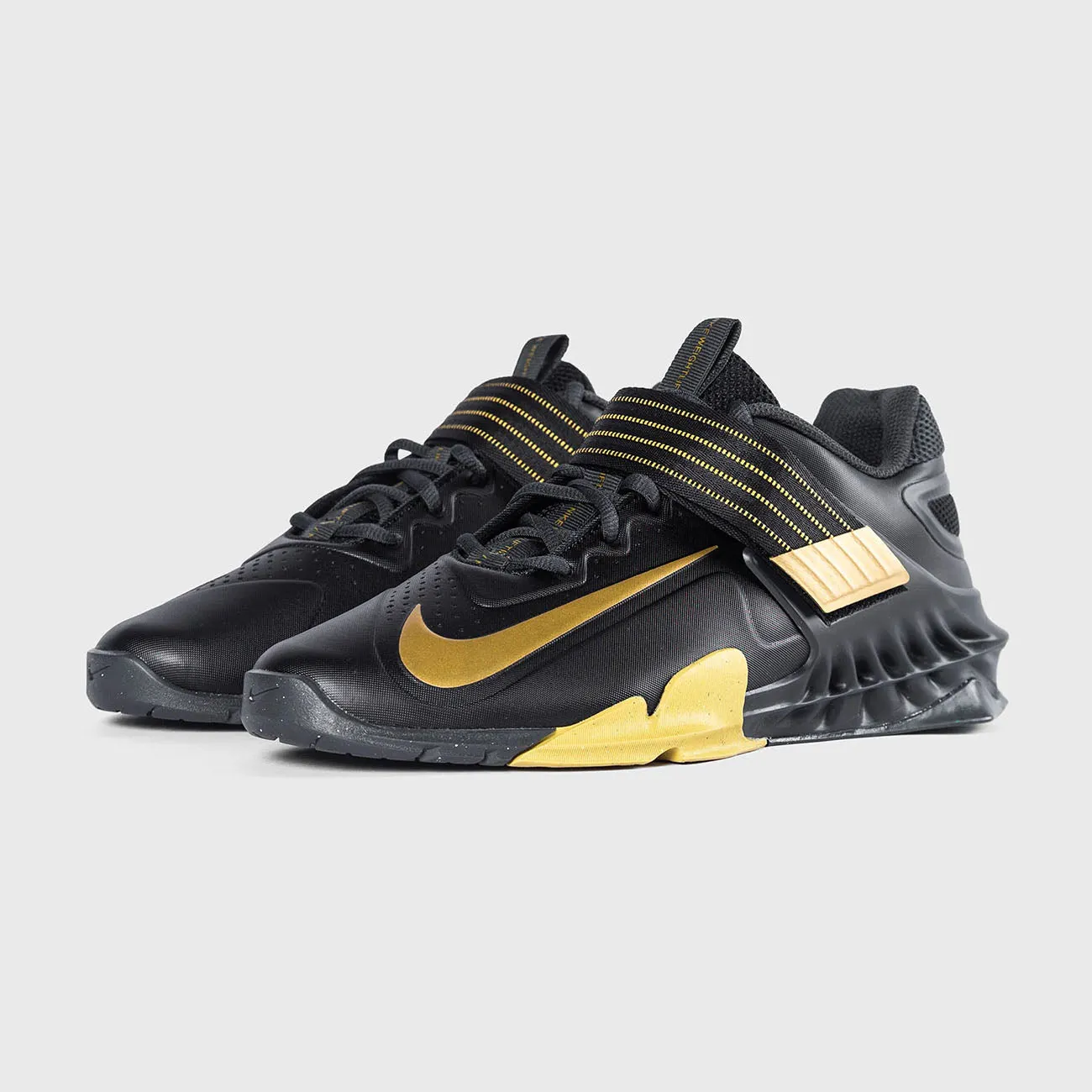 Nike Savaleos casual sneakers Impact Control