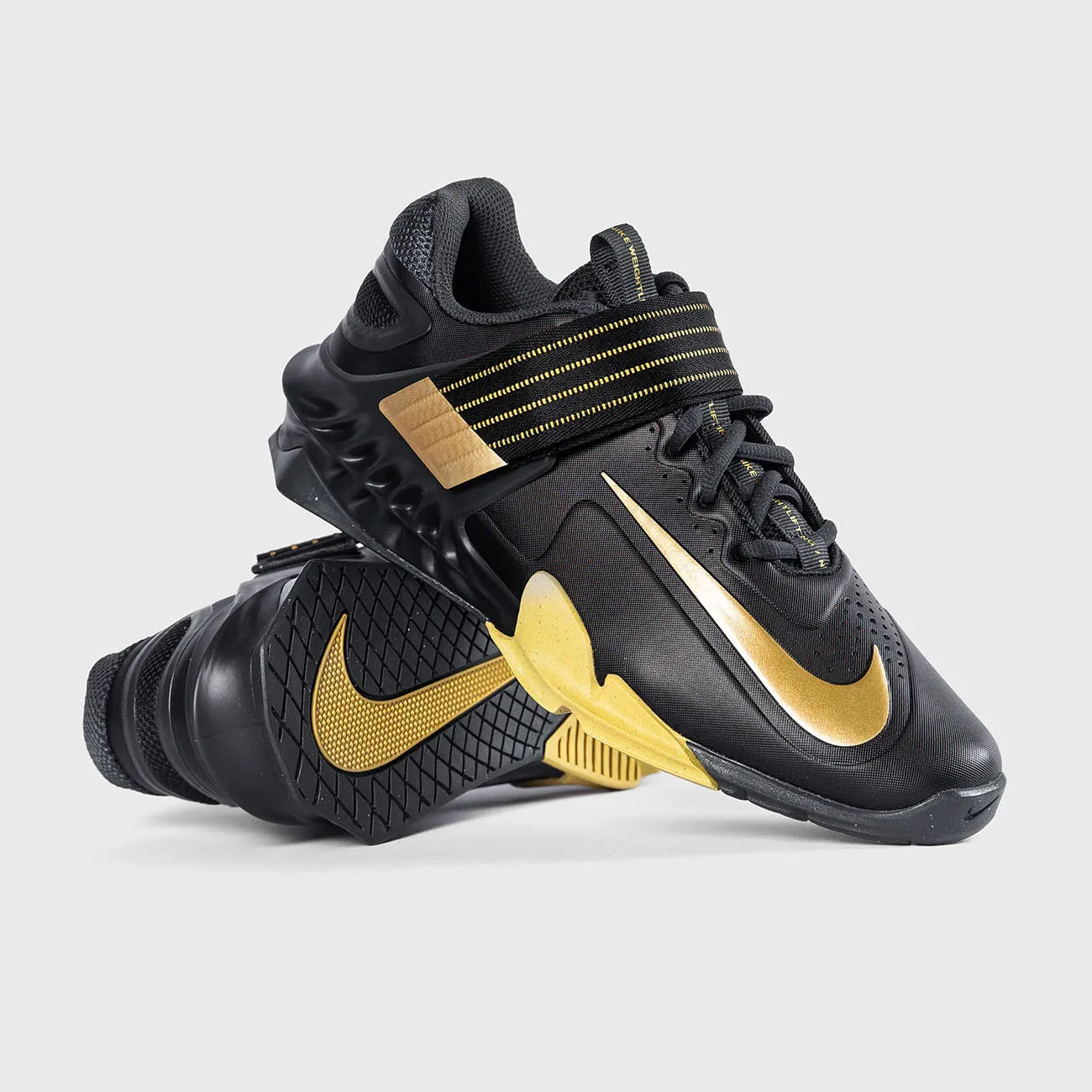 Nike Savaleos Compression Molded Outsole Light Jog