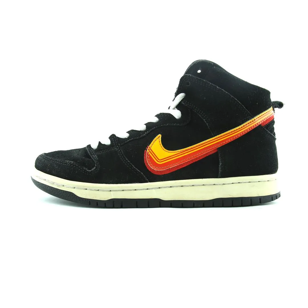 NIKE SB DUNK HIGH Ergonomic Support
