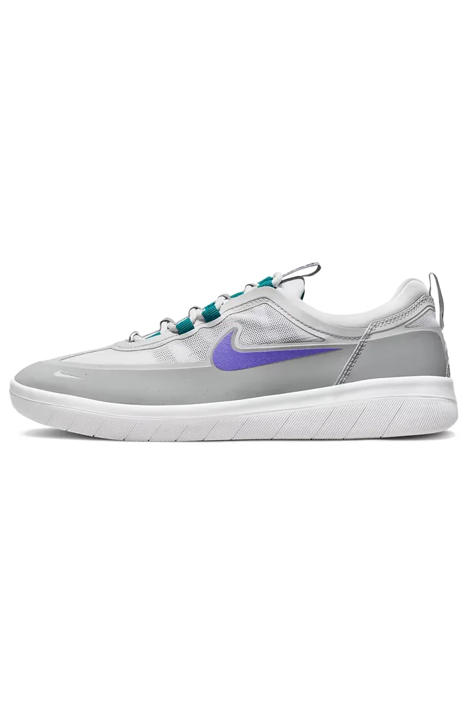 Nike SB Nyjah Free 2 "Grape" Skate Shoes Every Step Angel Glow