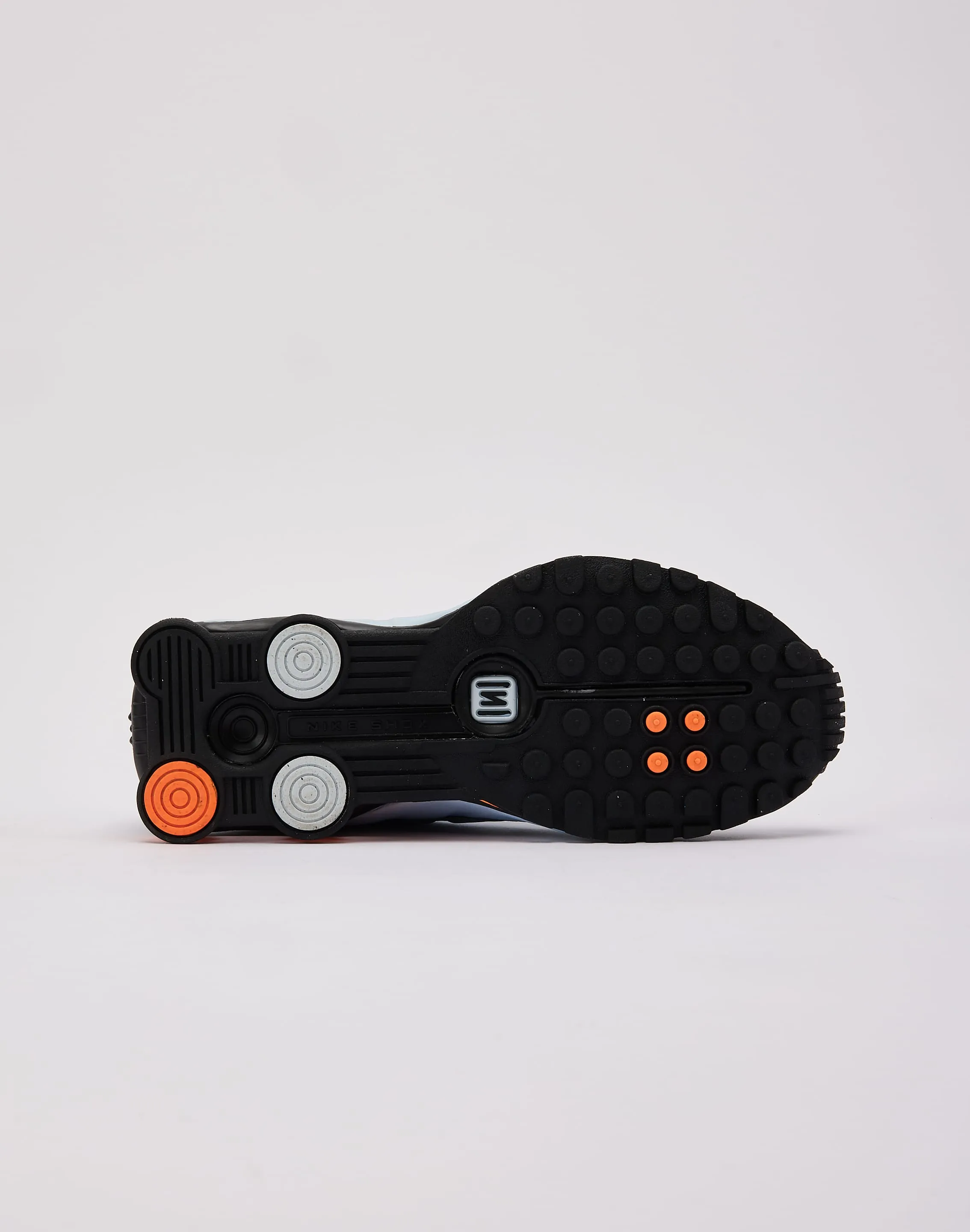 Easy - to - Clean Nike Shox R4