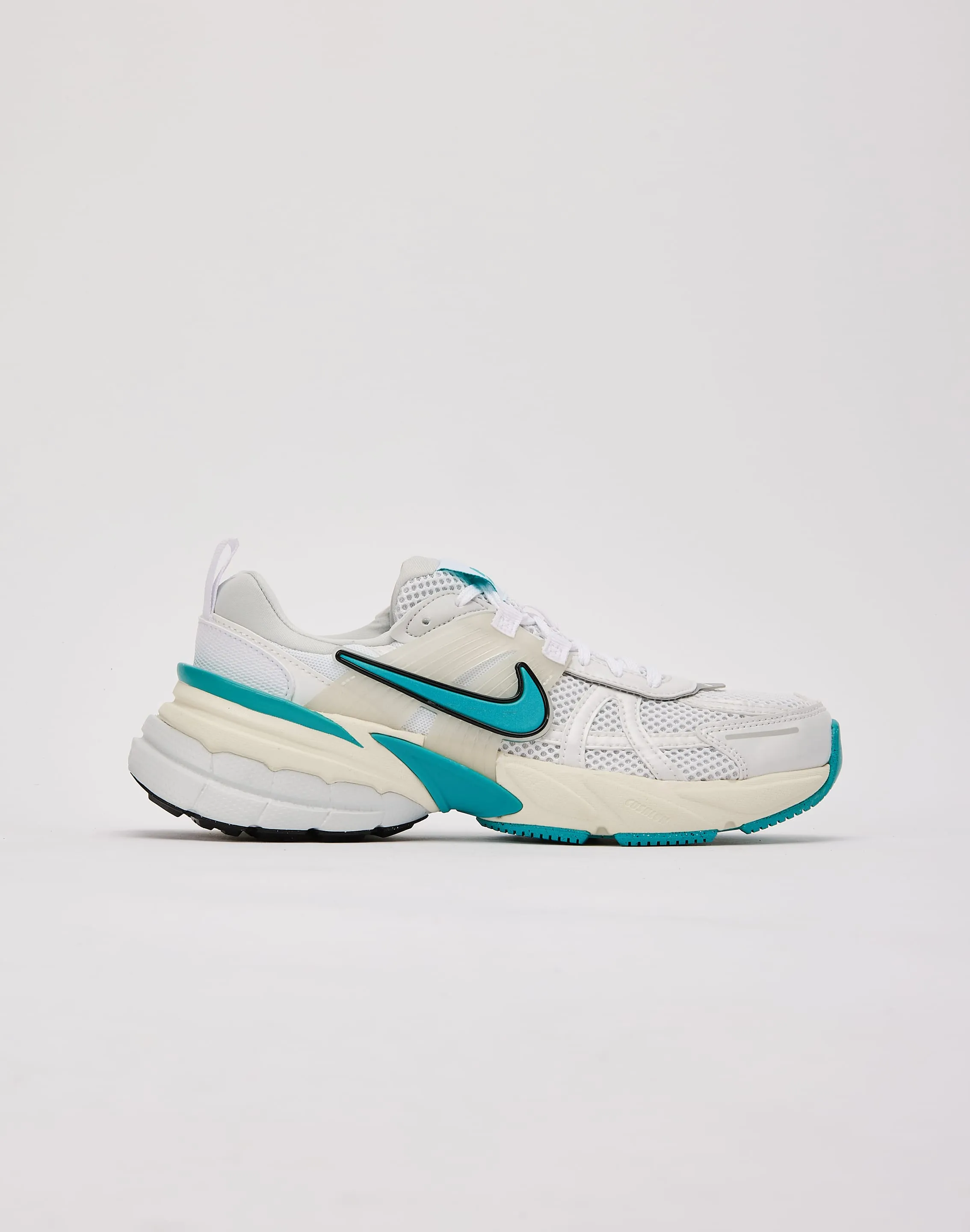 comfort features Unbeatable value Nike V2K Run