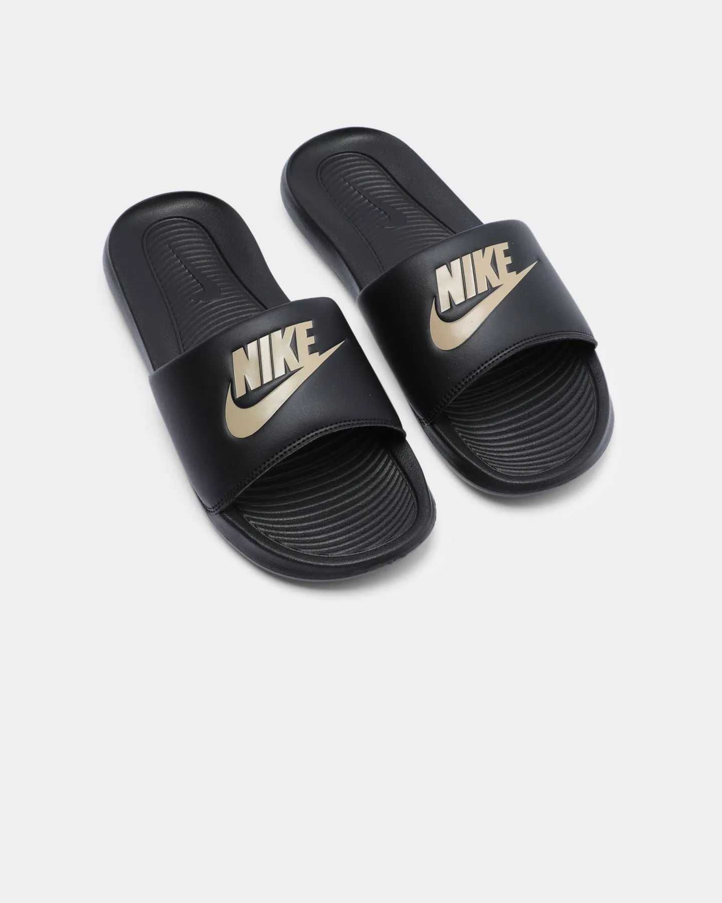 Agile Fit Nike Victori One Slide Black/Metallic Gold