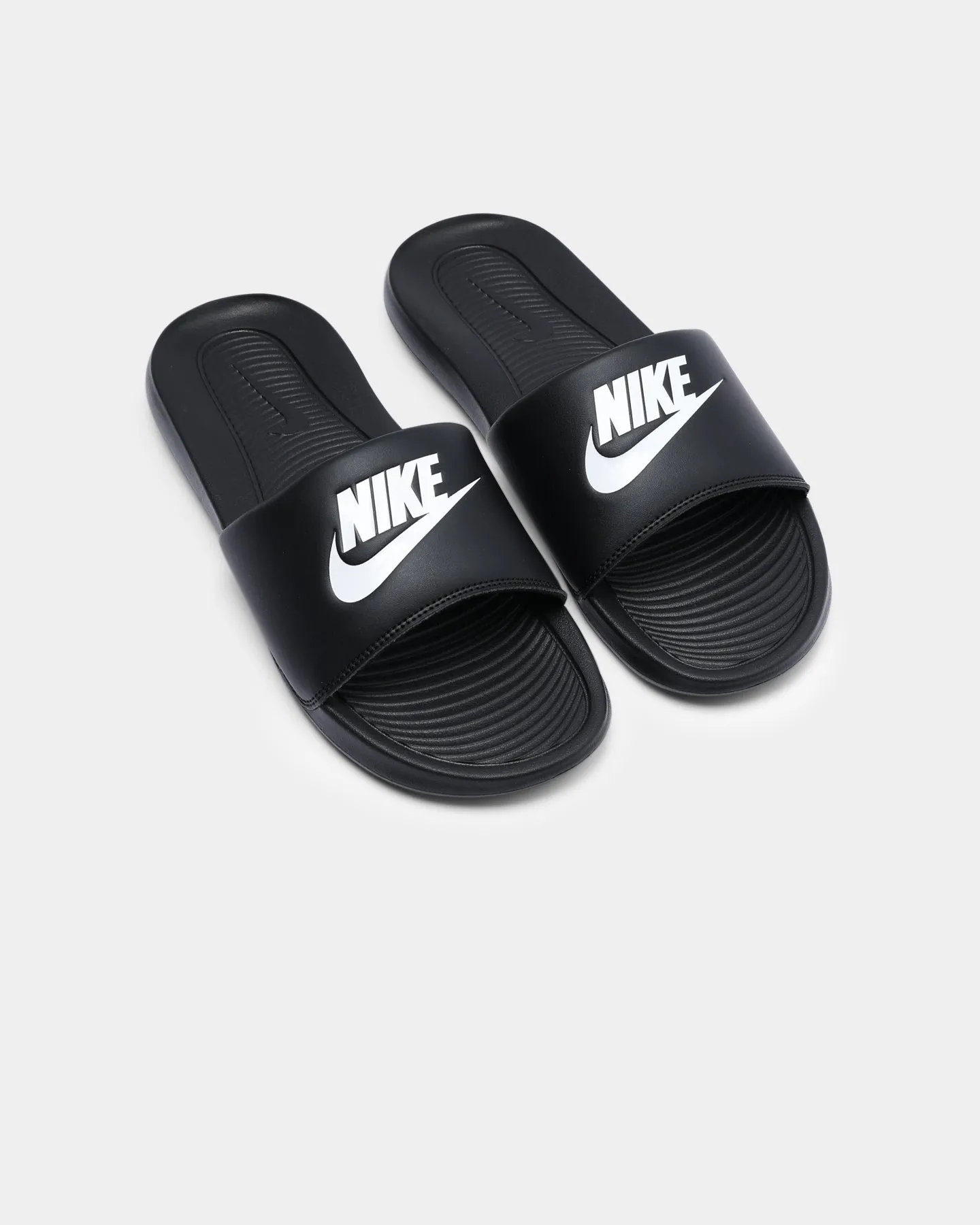 Ventilation holes All Day Weekend Warriors Nike Victori One Slide Black/White/Black