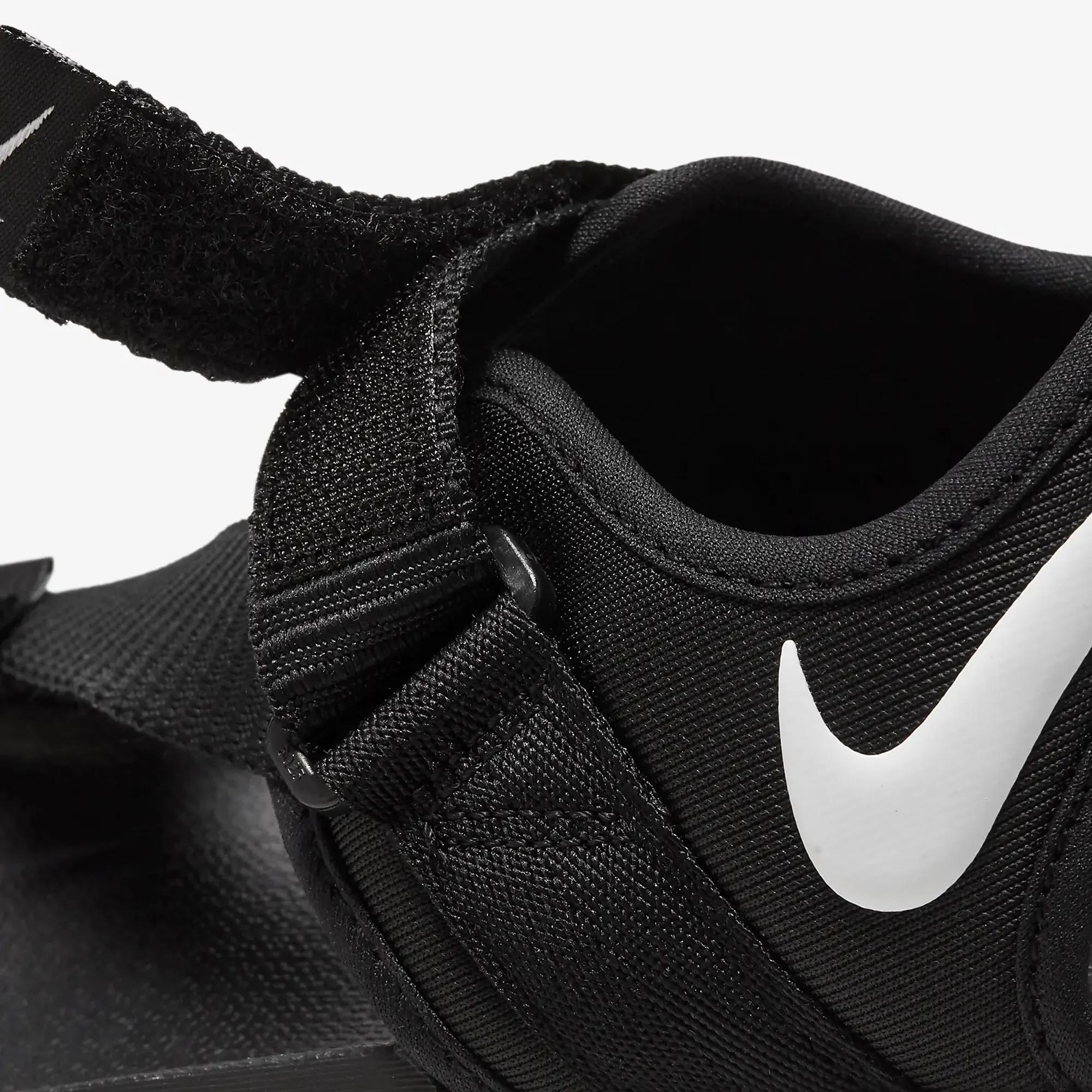 Nike | VISTA SANDALS  { BLACK/WHITE-BLACK Retro Style Lean Profile