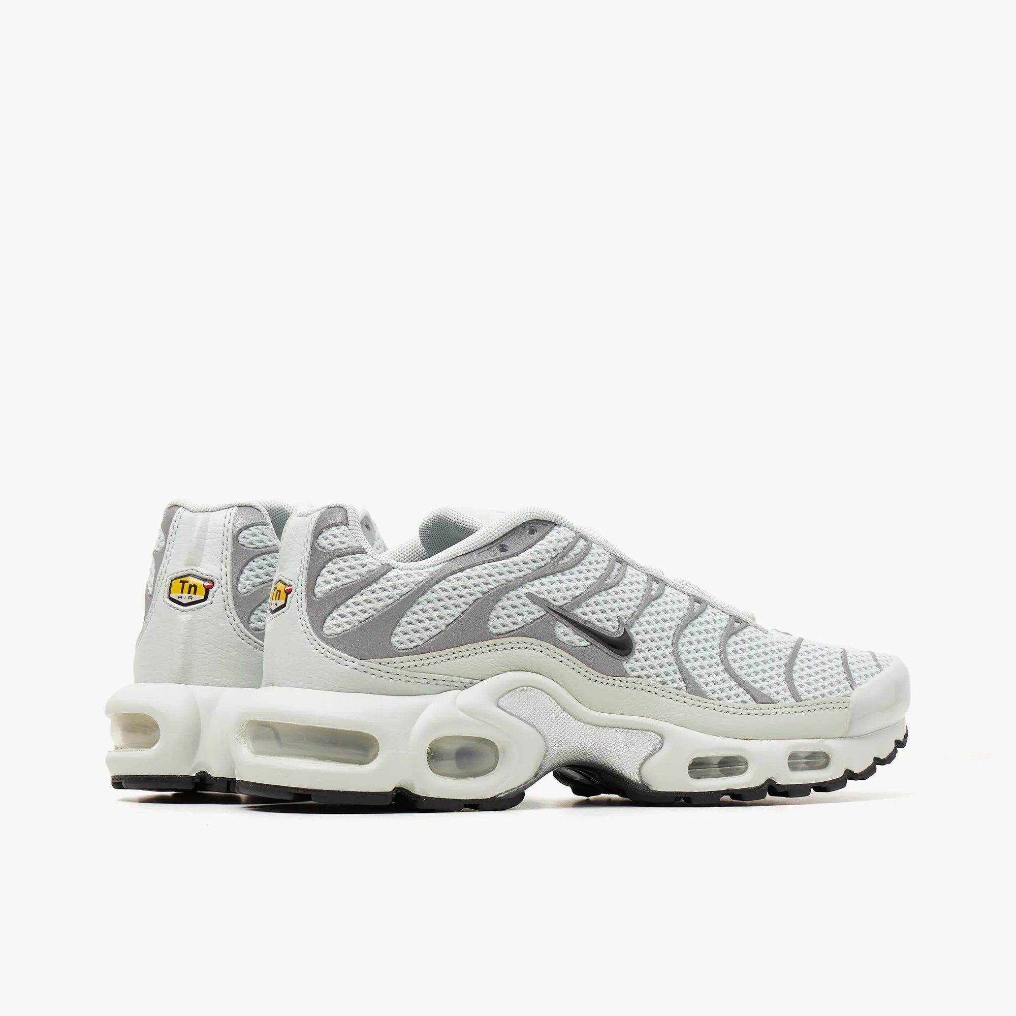 All Day Comfort Modern Taste Nike Women's Air Max Plus Light Silver / Black - Chrome