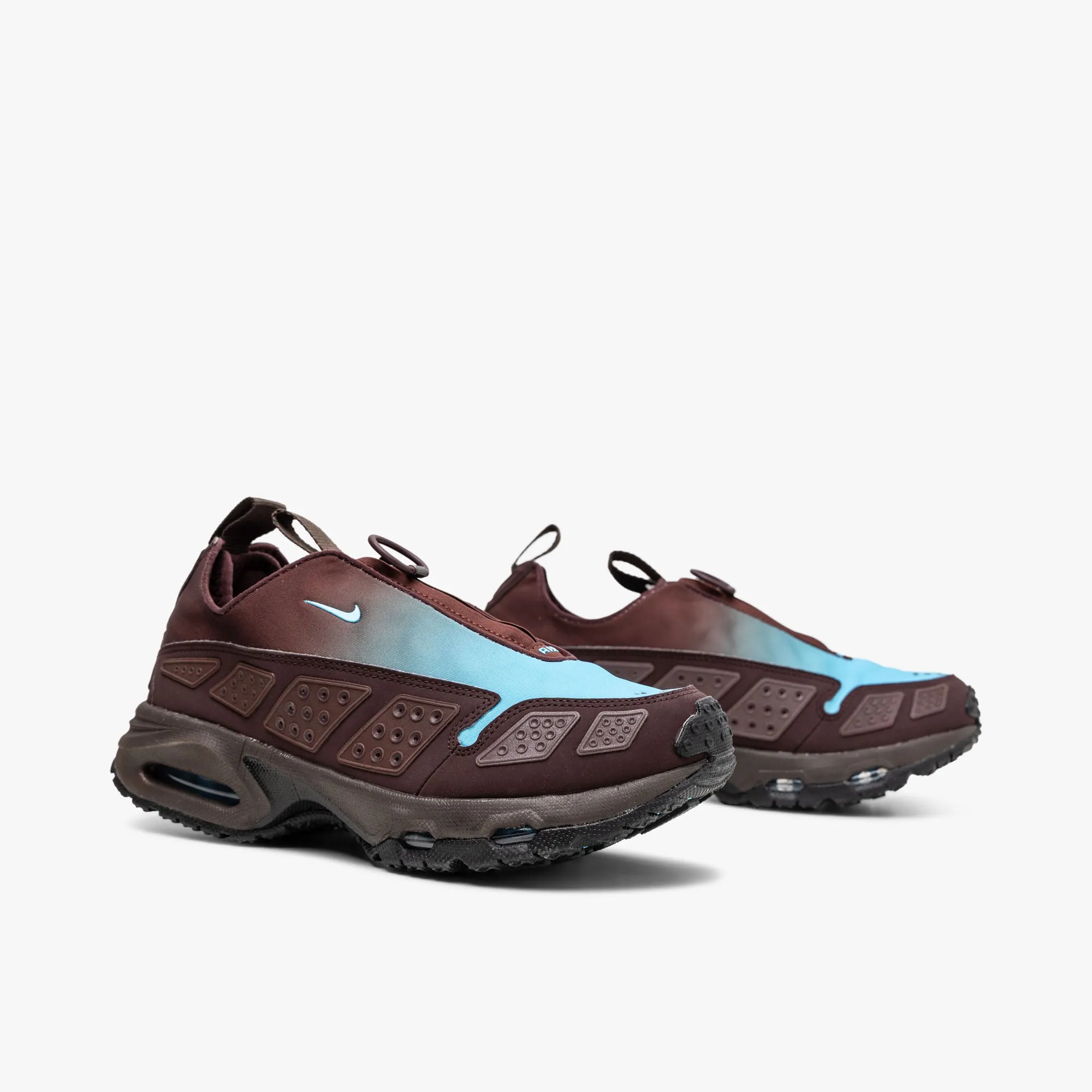 Move Easy Nike Women's Air Max SNDR Burgundy Crush / Baltic Blue - Baroque Brown