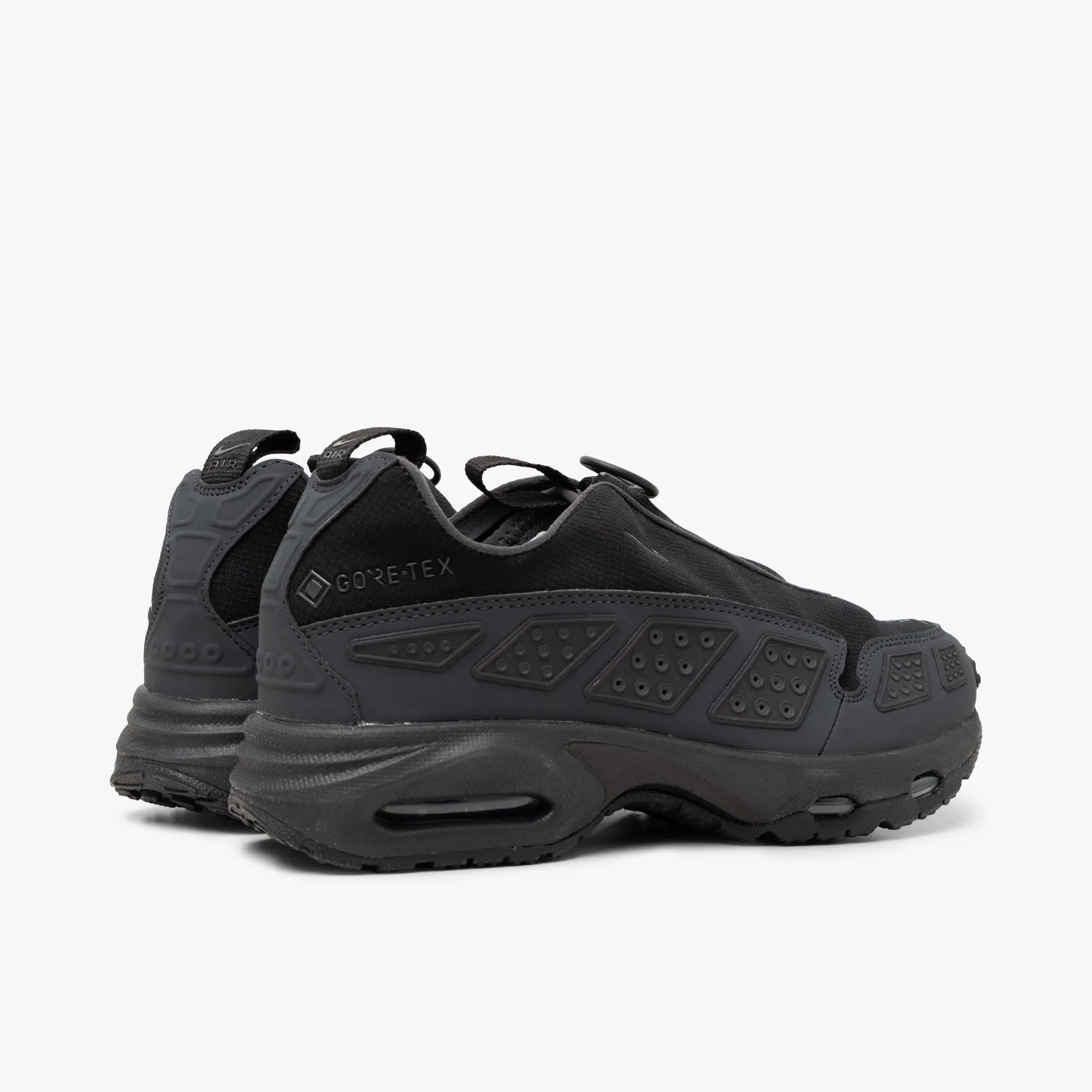 Nike Women's Air Max SNDR GORE-TEX Black / Dark Smoke Grey Outing Ready