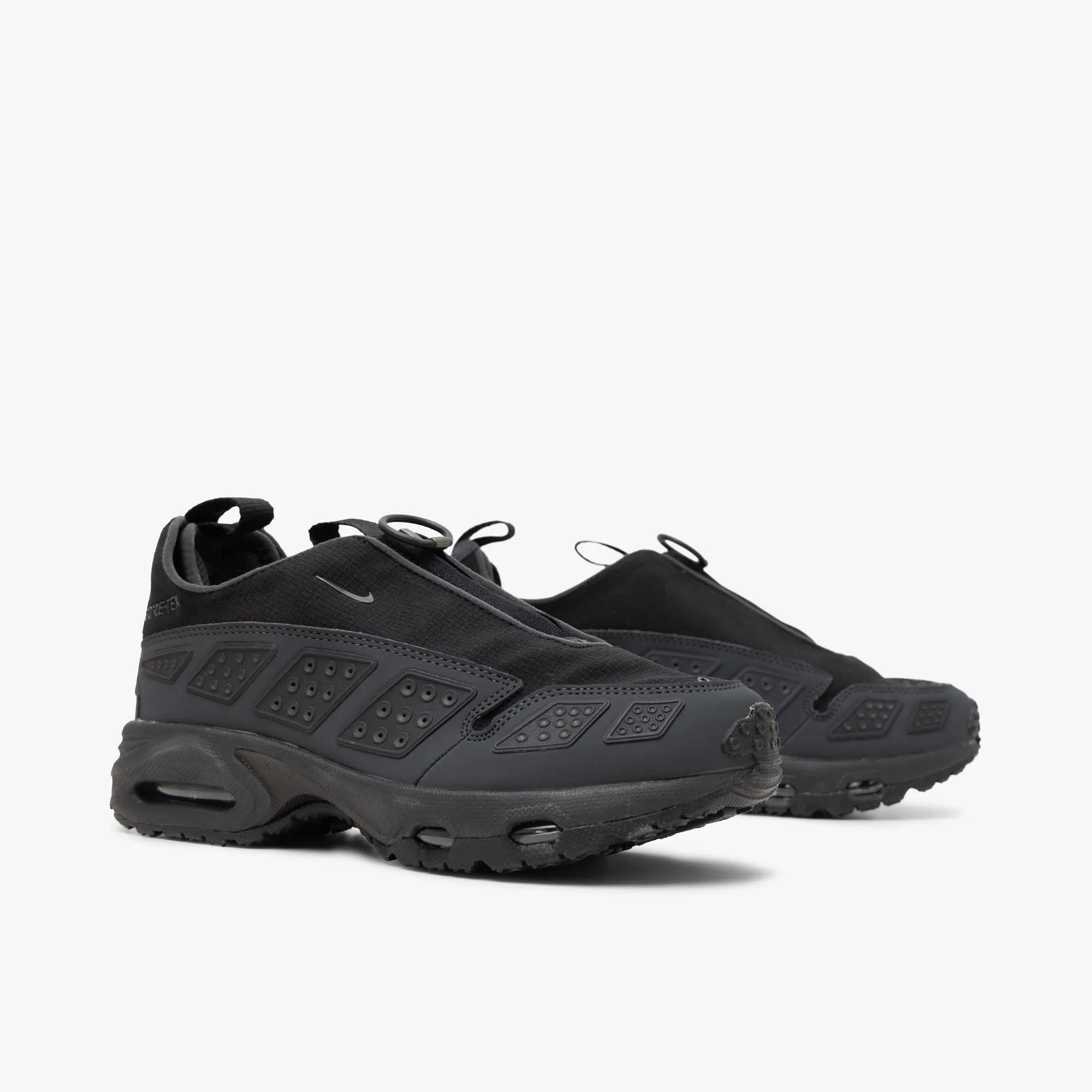 Nike Women's Air Max SNDR GORE-TEX Black / Dark Smoke Grey Shopping Look