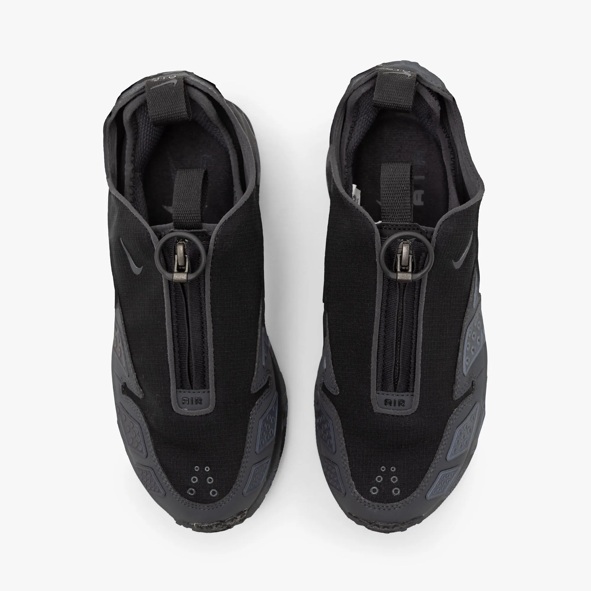 Any Occasion Mid Top Nike Women's Air Max SNDR GORE-TEX Black / Dark Smoke Grey