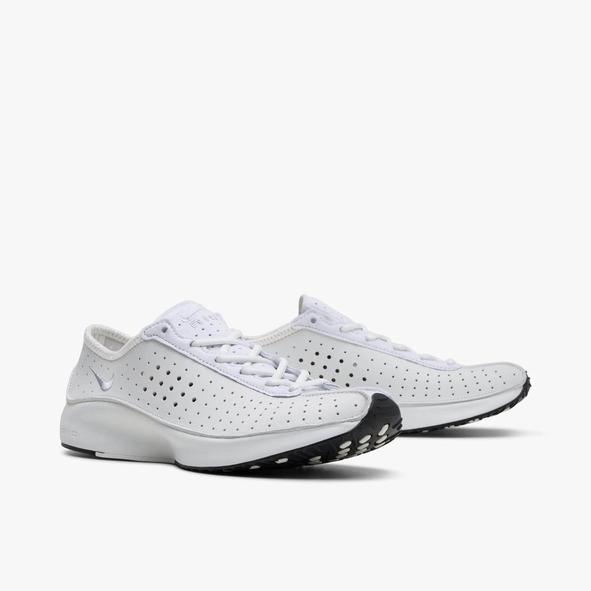 Everyday Pair Stroll Ready Nike Women's Air Superfly White / Metallic Silver - Black