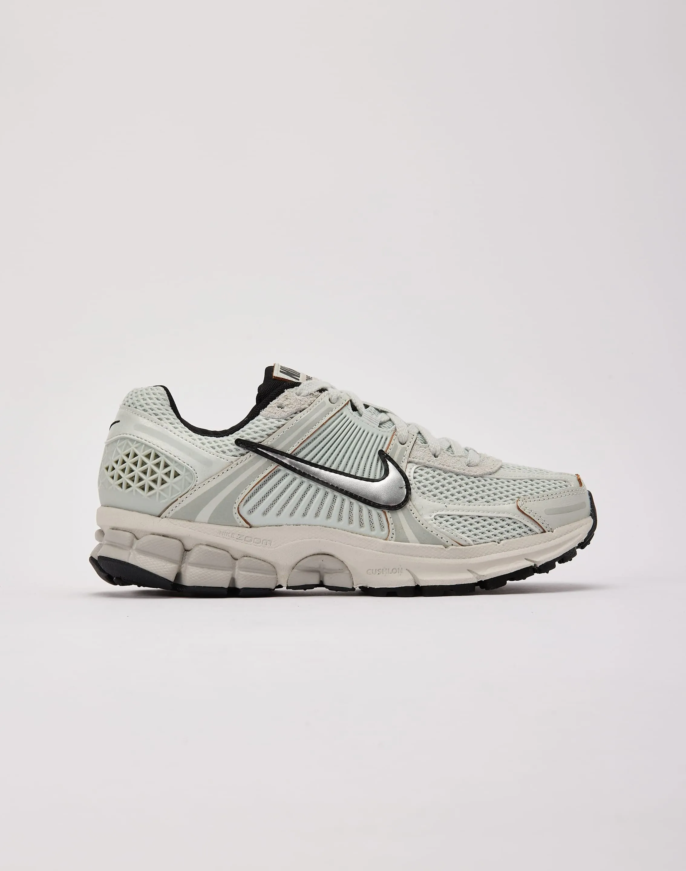 Moisture-wicking fabric beginners Nike Zoom Vomero 5