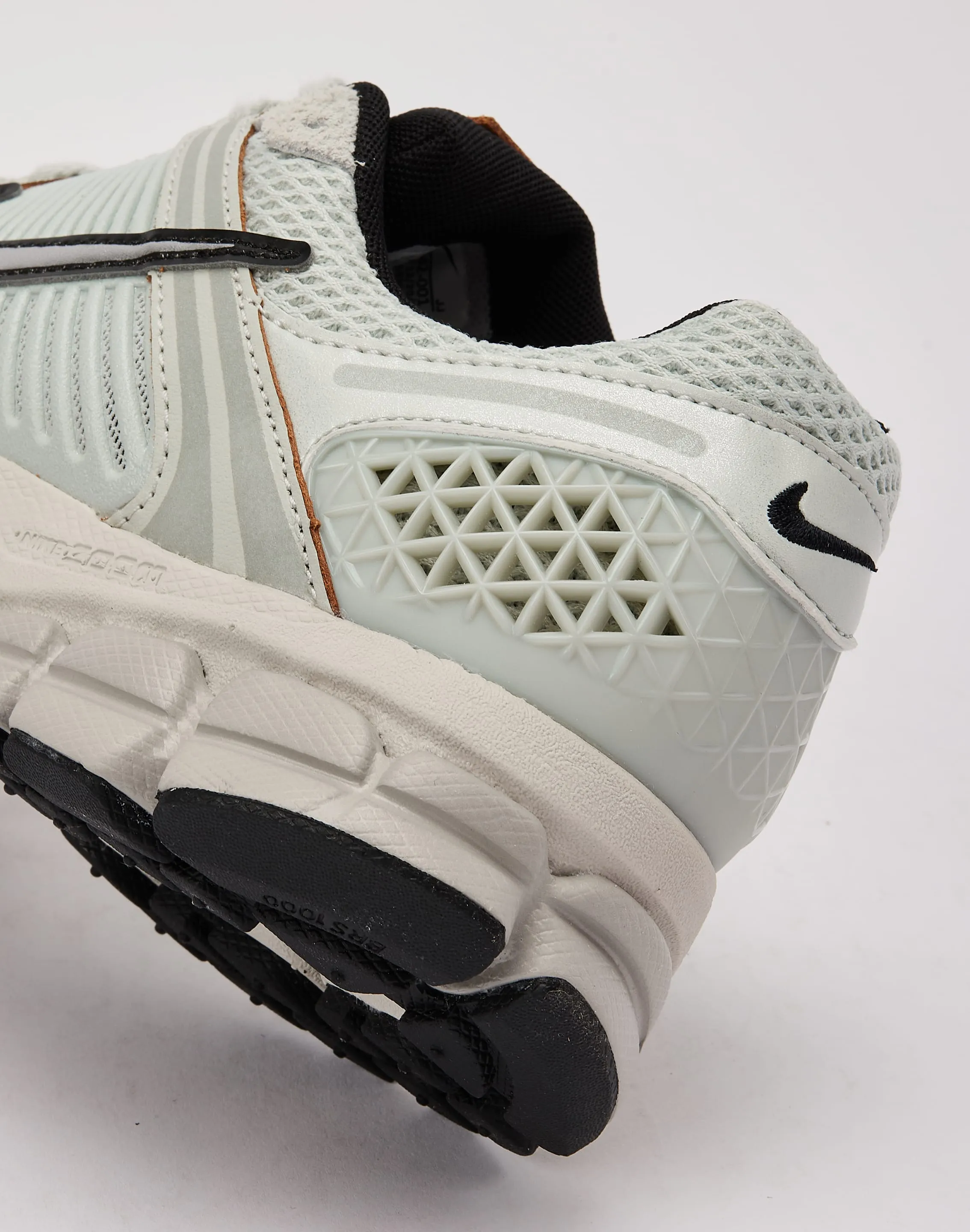 professional quality Soft Straps Nike Zoom Vomero 5