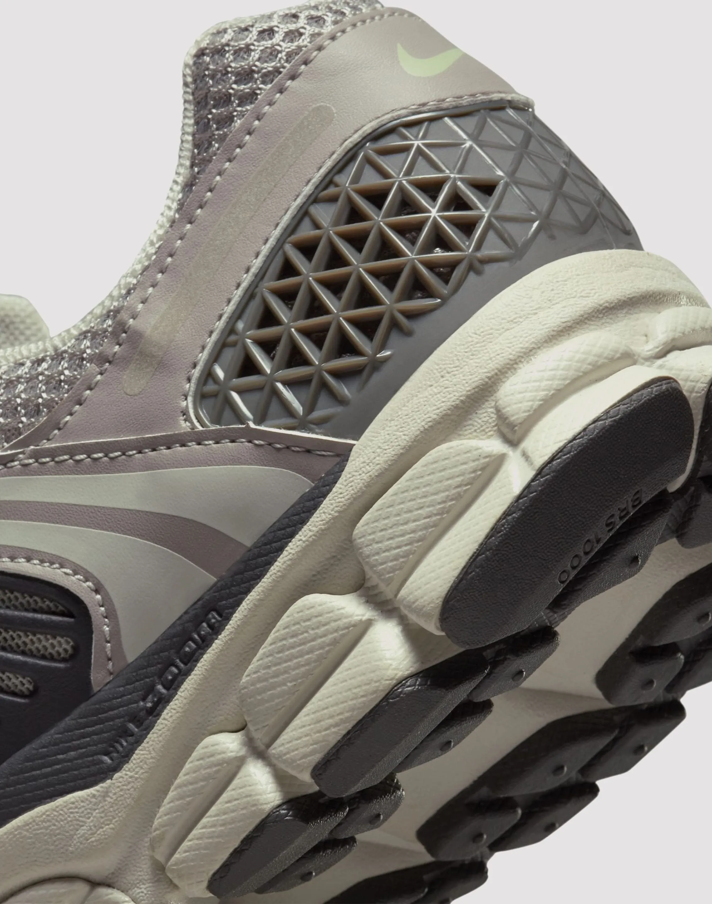 Nike Zoom Vomero 5 "Cobblestone/Light Bone" cushioned midsole running shoes nylon shoes