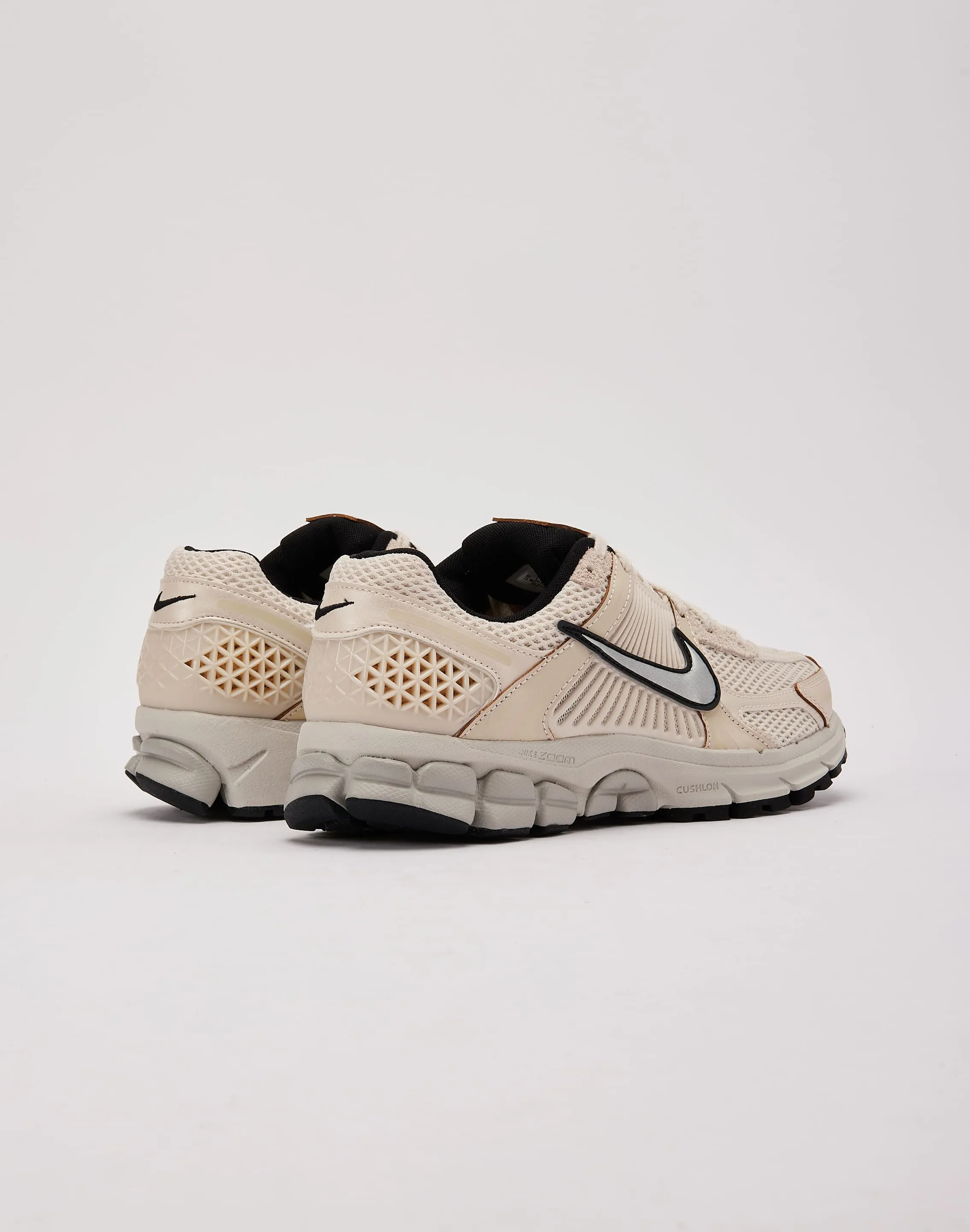 Nike Zoom Vomero 5 Hot weather relief technological - event running shoes