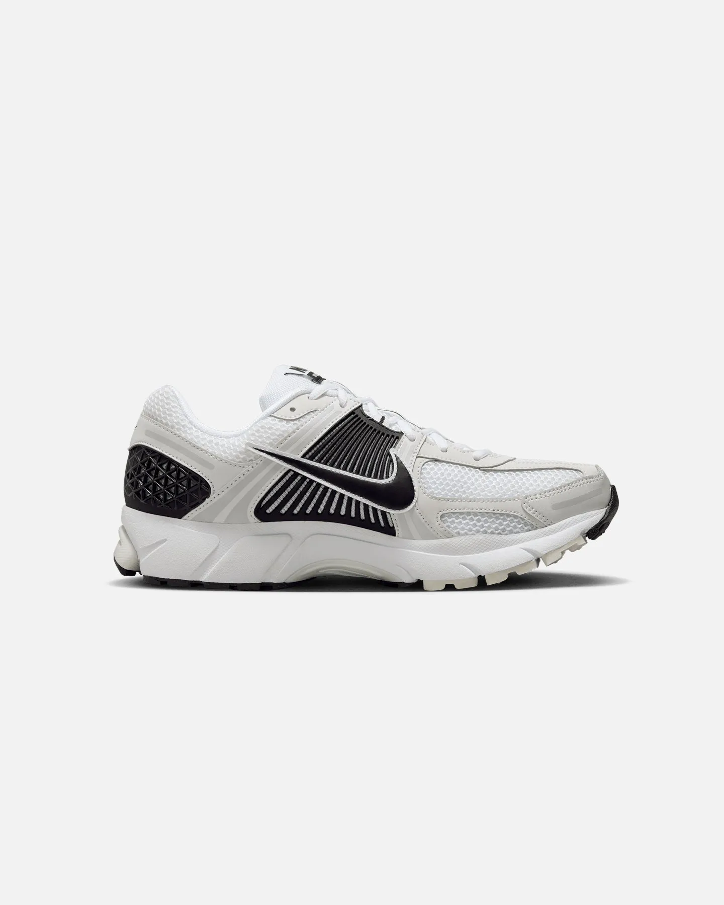 Nike Zoom Vomero 5 White/Black Comfortable Footbed