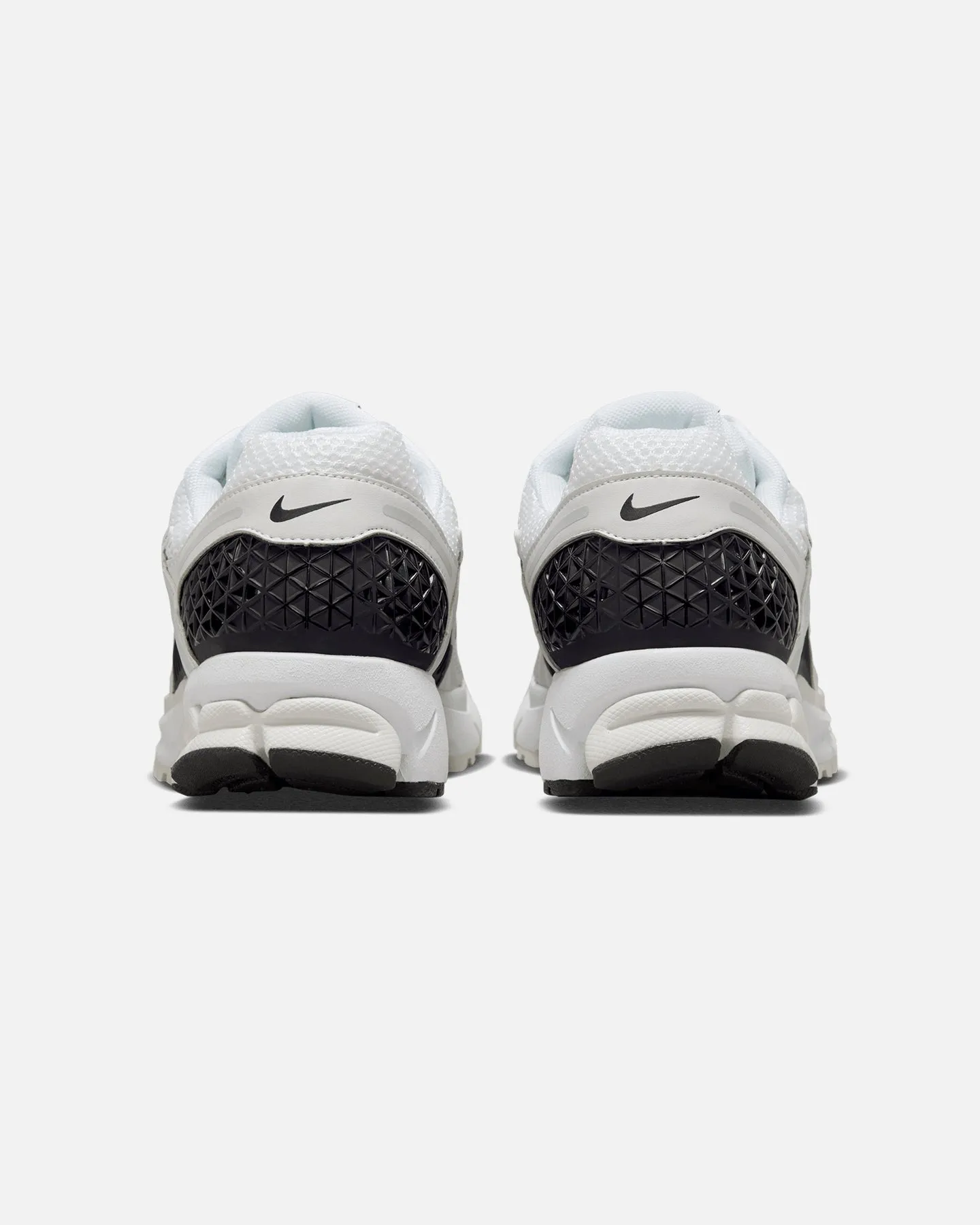 Seamless Toe Box training performance Nike Zoom Vomero 5 White/Black