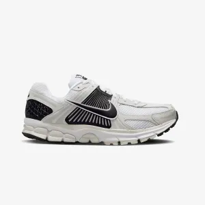 NIKE | ZOOM VOMERO 5 { WHITE/BLACK-PLATINUM TINT-MTLC PLATINUM Football Durable toe cap