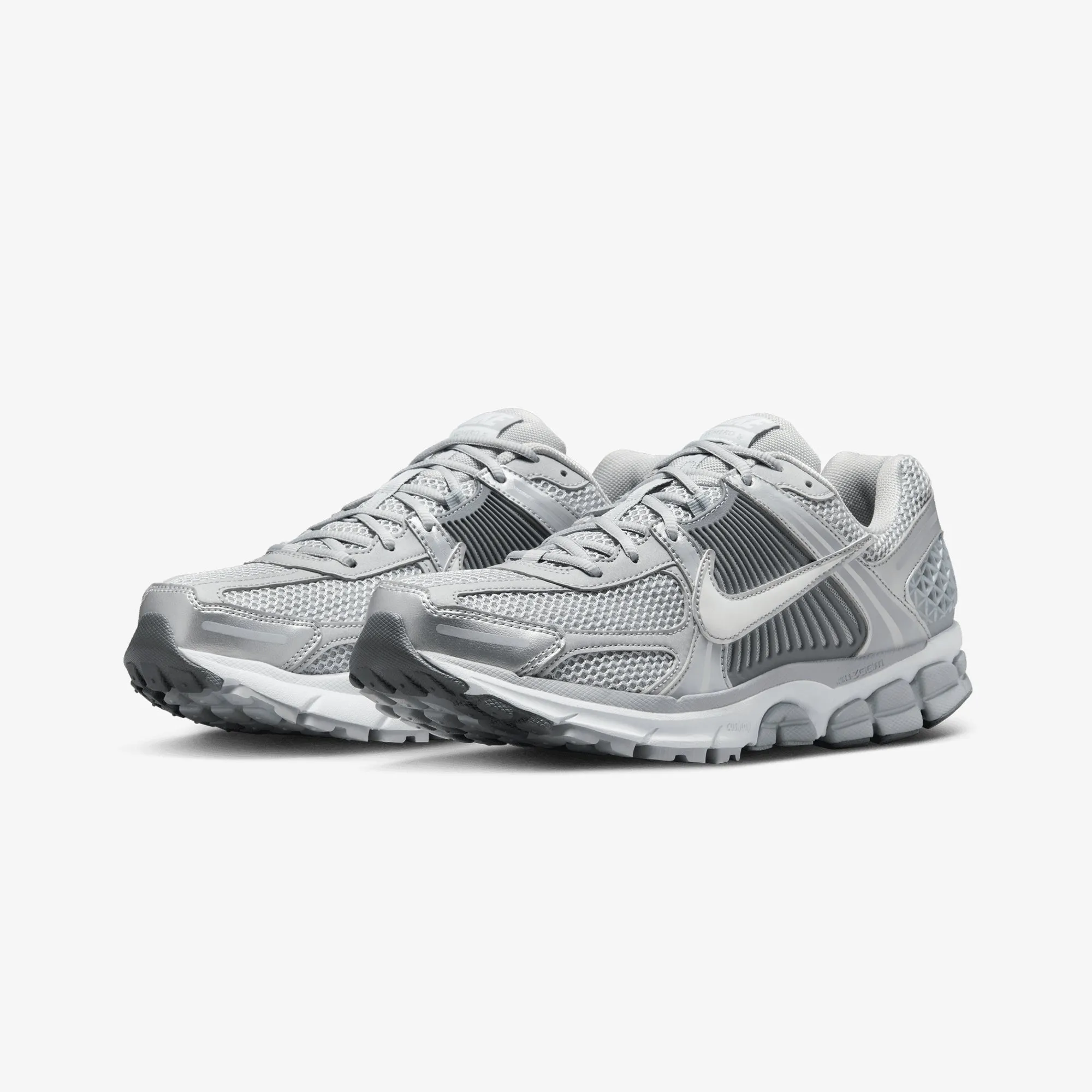 Built To Move Speed Movement NIKE | ZOOM VOMERO 5 { WOLF GREY/WHITE-METALLIC SILVER