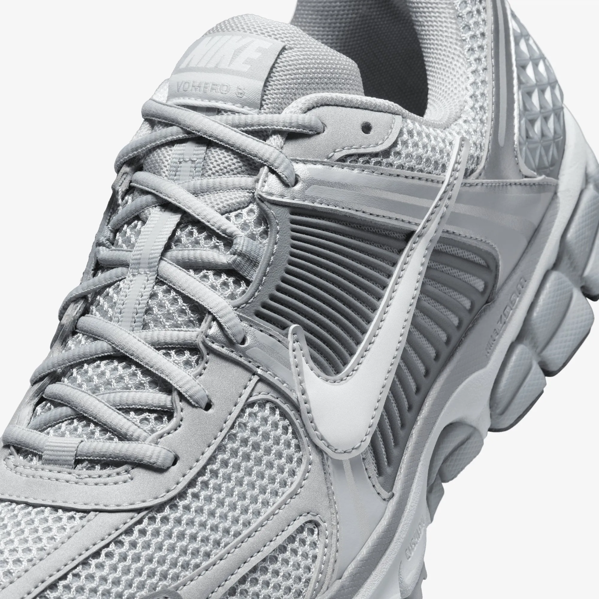 Built-In Support Movement Ready NIKE | ZOOM VOMERO 5 { WOLF GREY/WHITE-METALLIC SILVER
