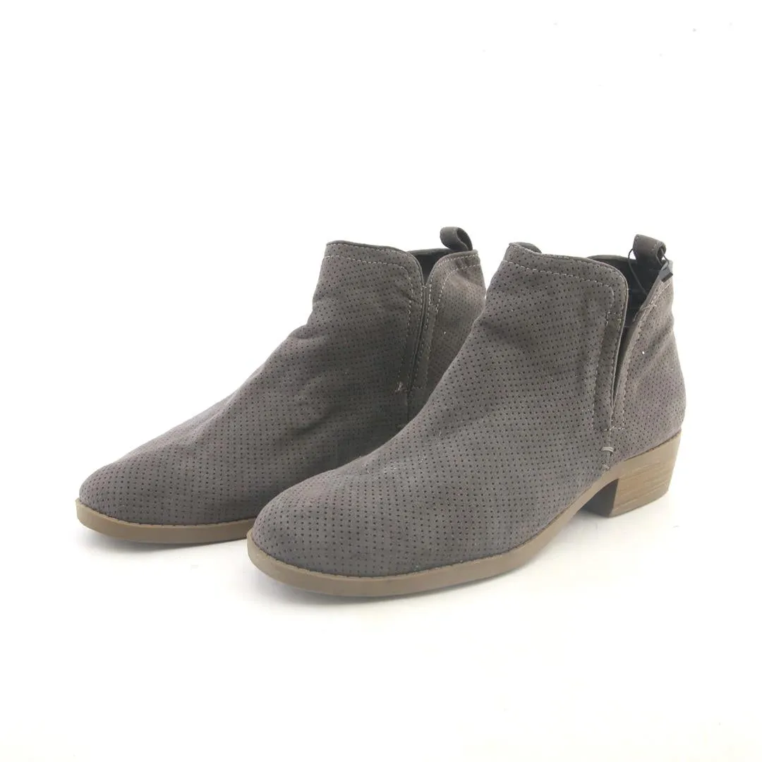 Smart Chic Travel Essential UNIVERSAL THREAD .