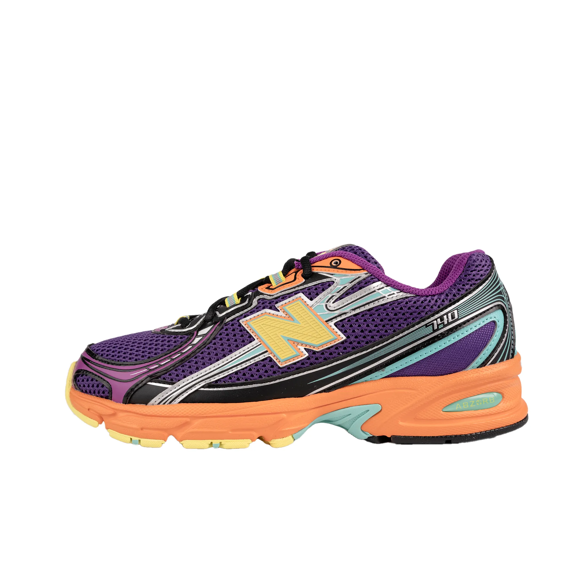 NEW BALANCE 740 - PURPLE PINK running with a phone