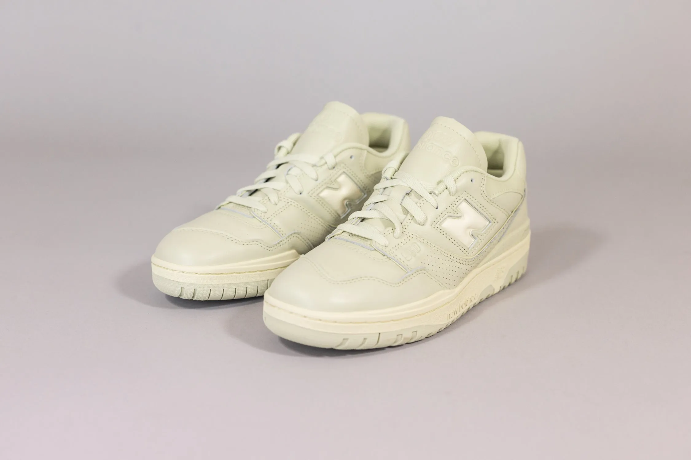 New Balance 550 Deep Lichen Gree road - running