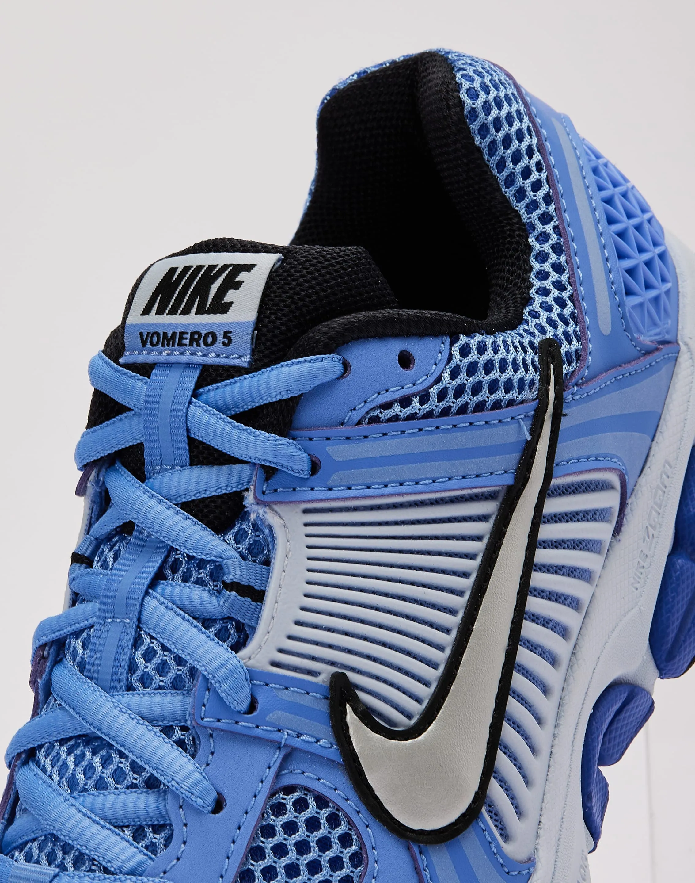 Wonderful performance Wicking Nike Zoom Vomero 5