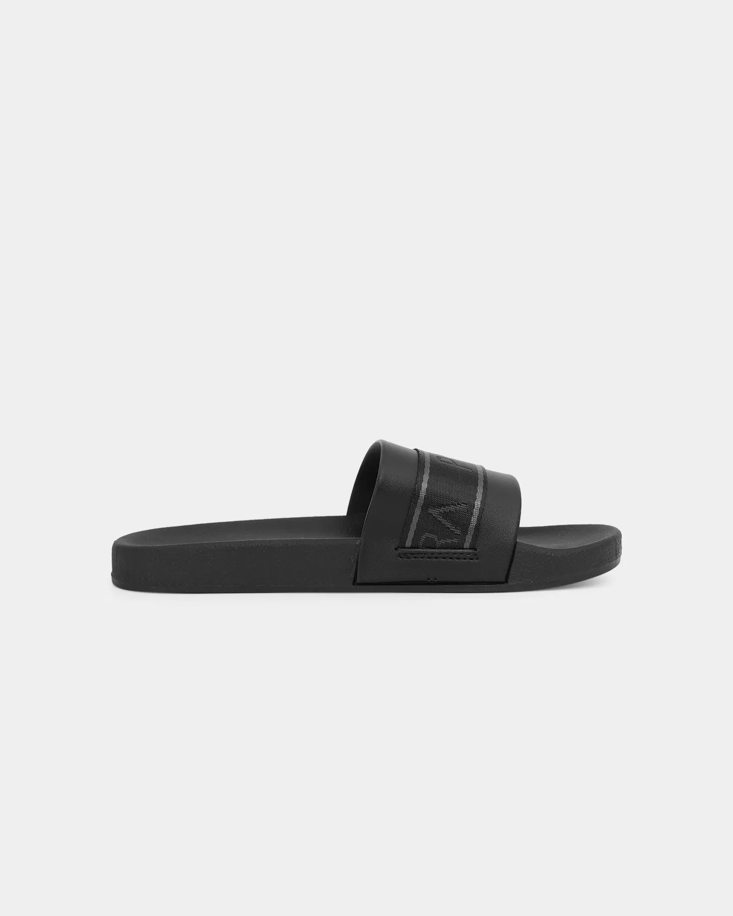 PYRA Vacation Slides Black/Black Waterproof Outdoor Travel Wind Chill