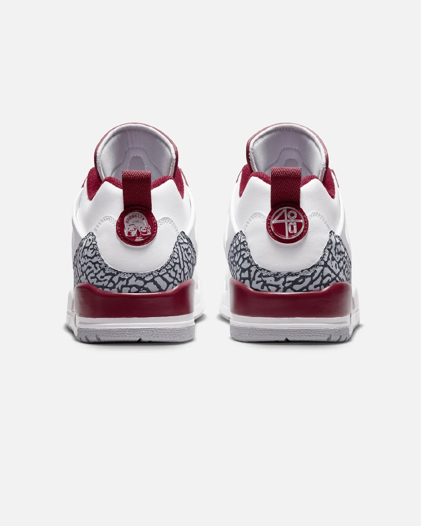 Jordan Spizike Low White/Team Red-Wolf Grey group walk Field Fast