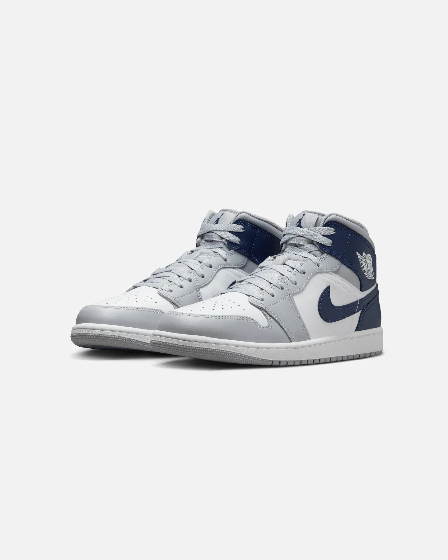 Jordan Air Jordan 1 Mid "Georgetown" White/Midnight Navy Star Edge Long Walk