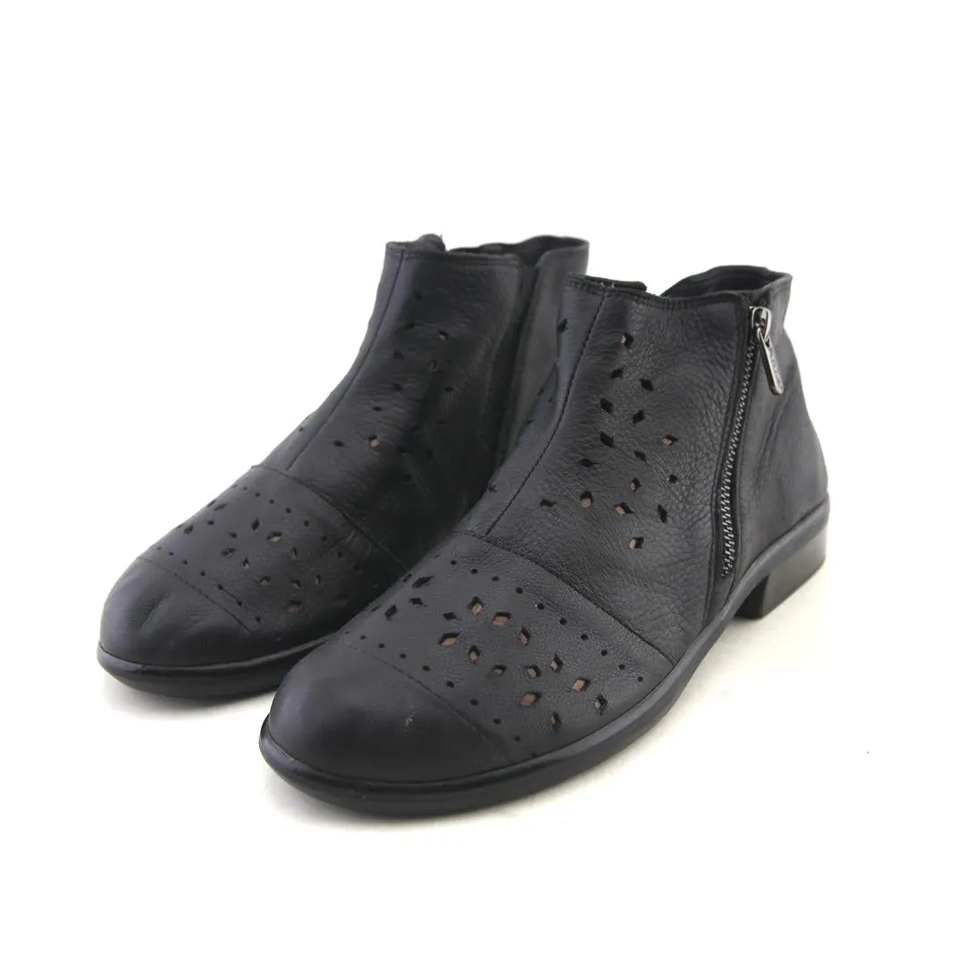 NAOT  AURA MATAGI Practical Look