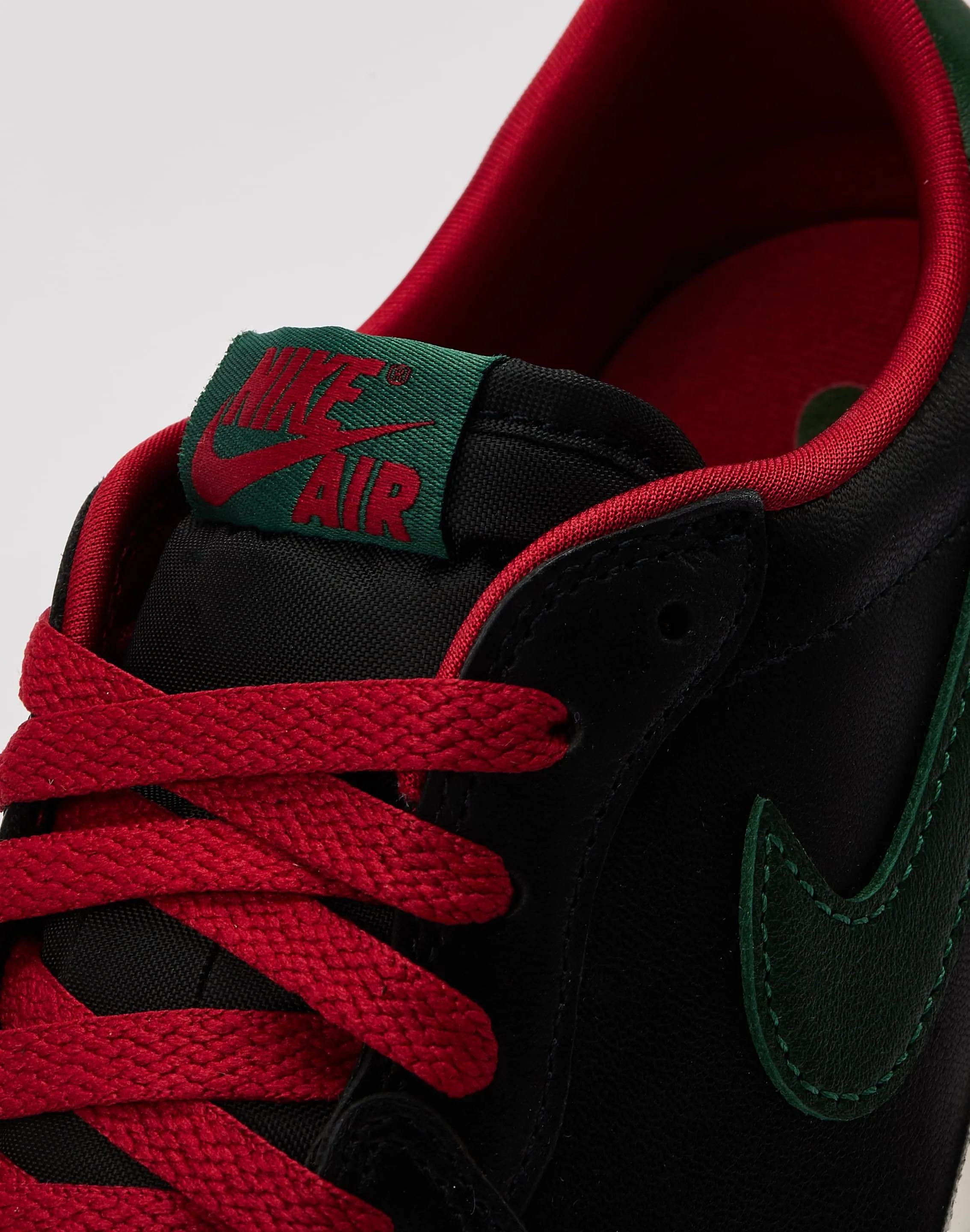 Enhanced Edge Stability Jordan Air Jordan 1 Retro Low OG 'Black and Gorge Green'