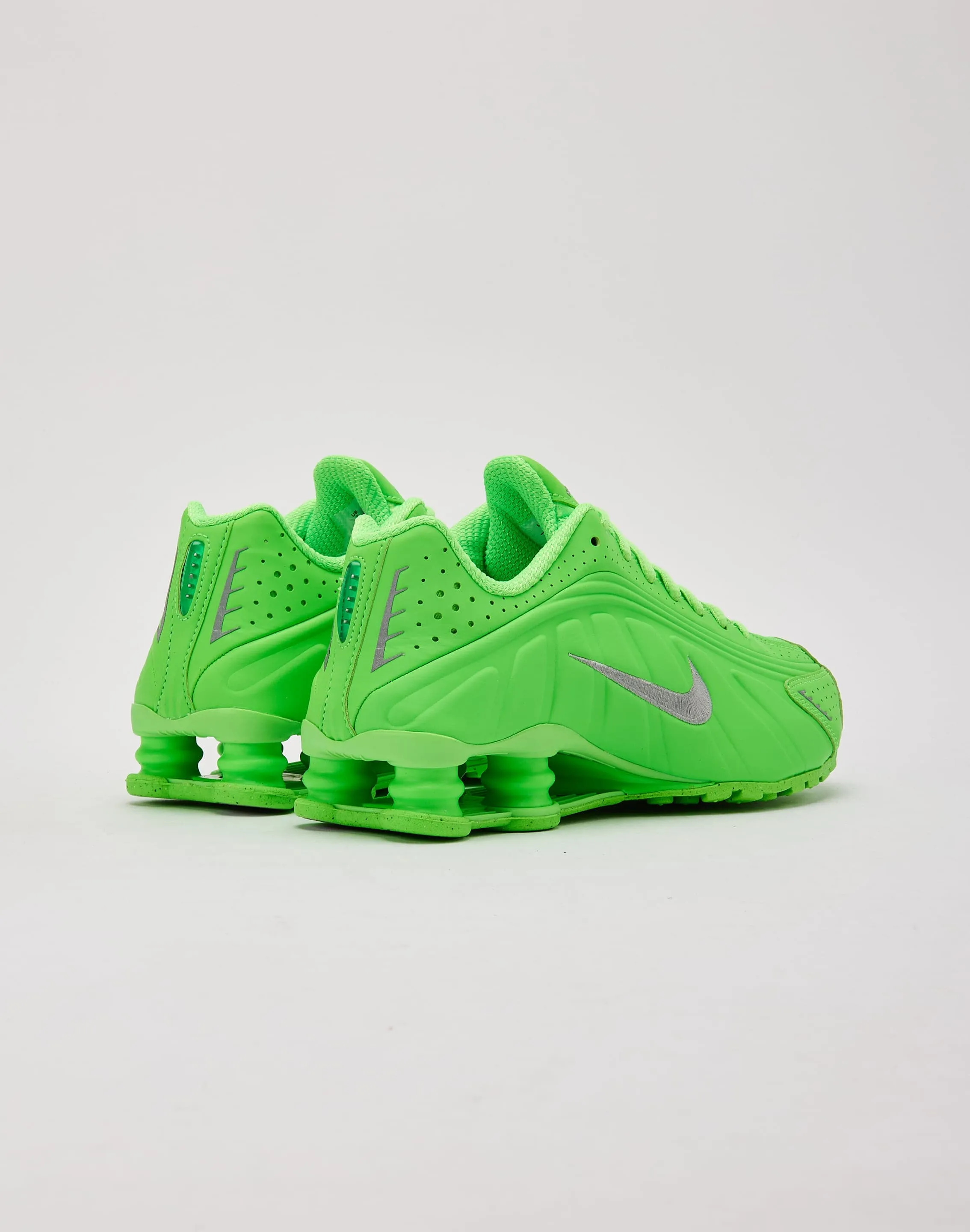 Nike Shox R4 Posture