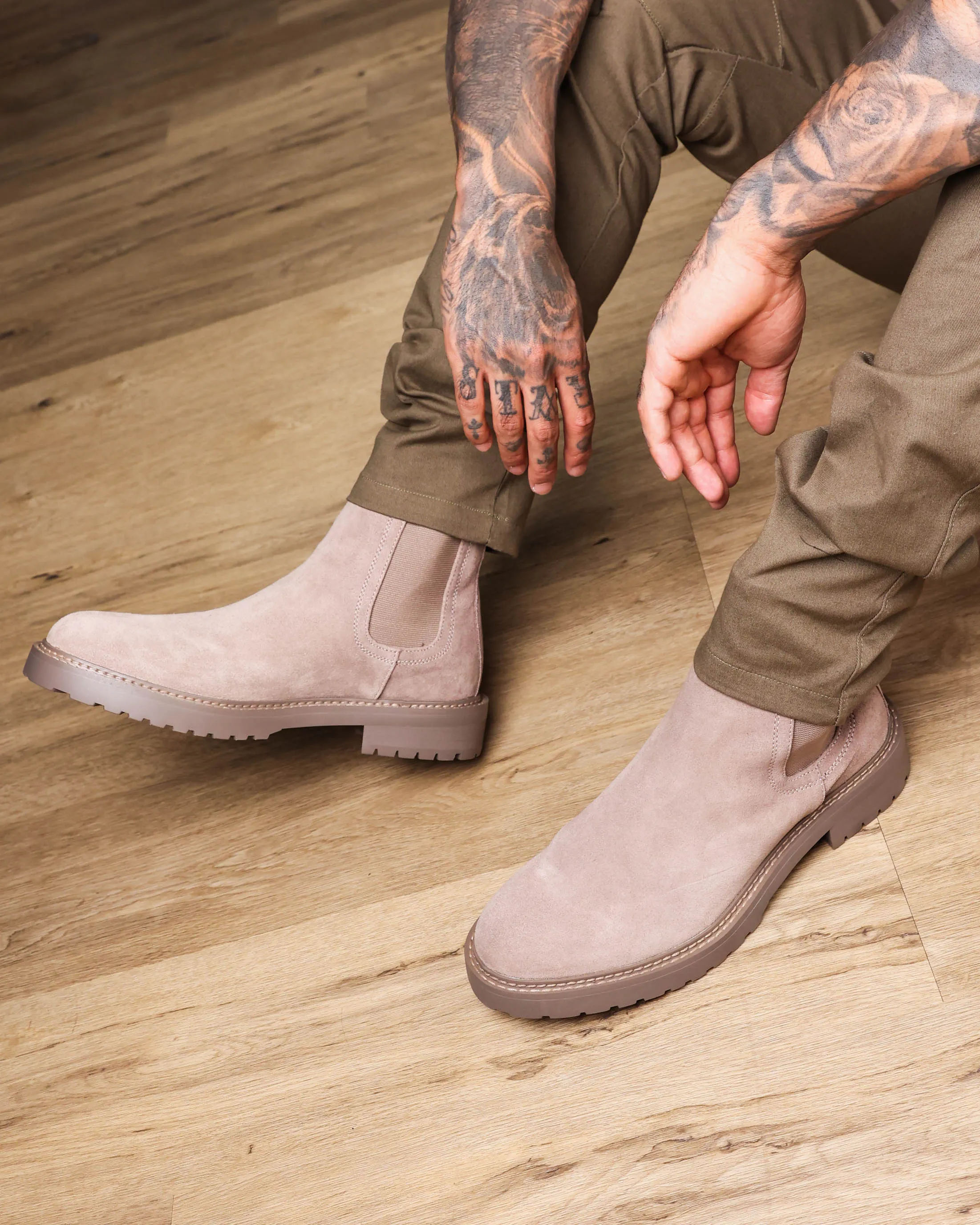 Toe Guard Sweat Resistant Comfort Seekers Saint Morta Chunky Chelsea Boot Taupe