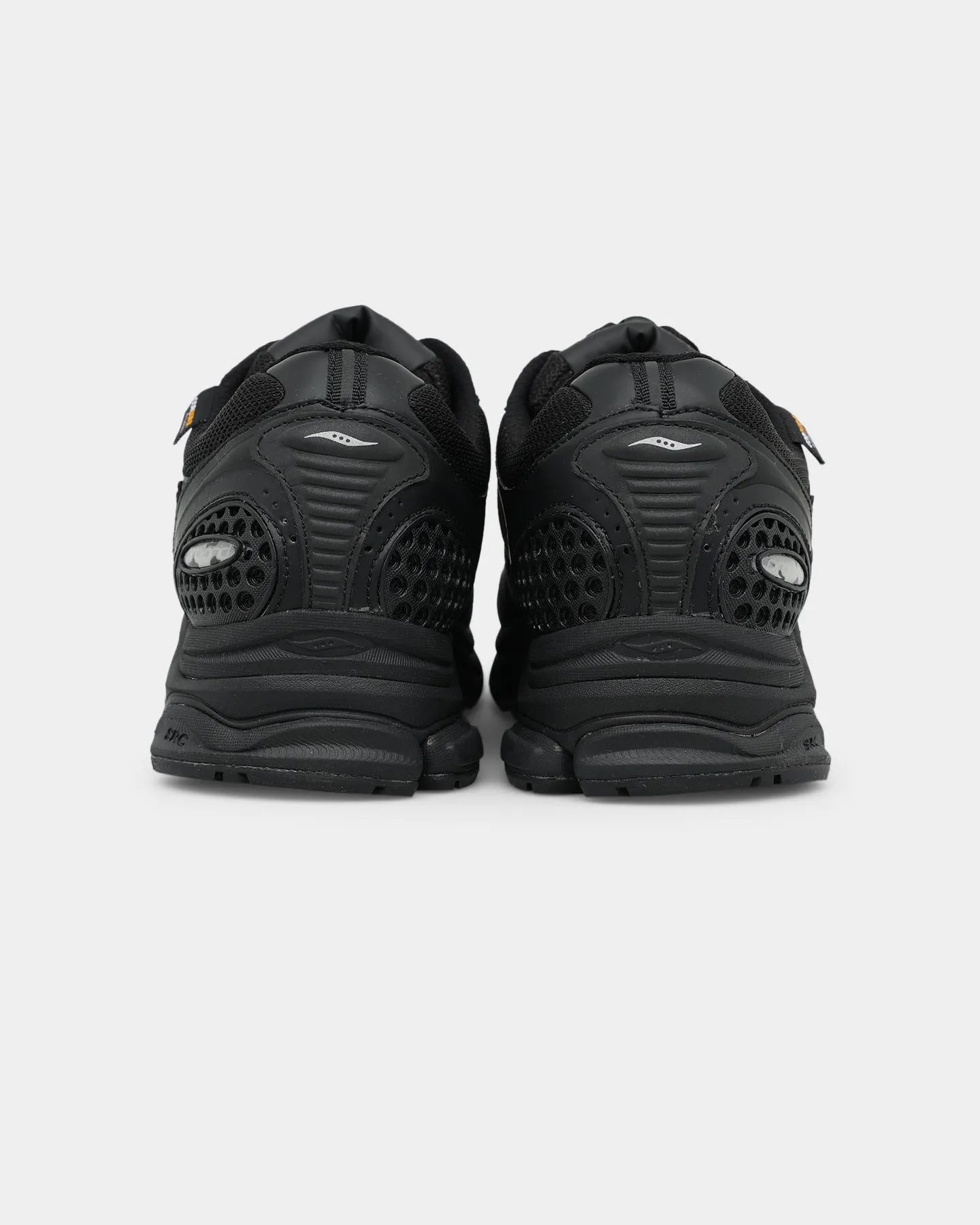 Saucony Progrid Triumph 4 Black shape fit Comfort toe