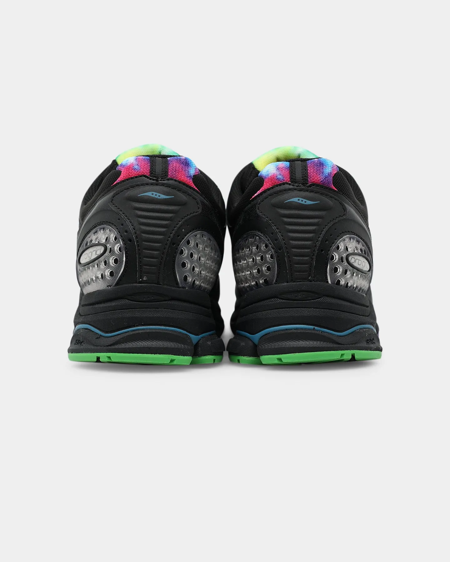 Wind Chill Safe Land Saucony Progrid Triumph 4 "Tie-Dye" Tie Dye