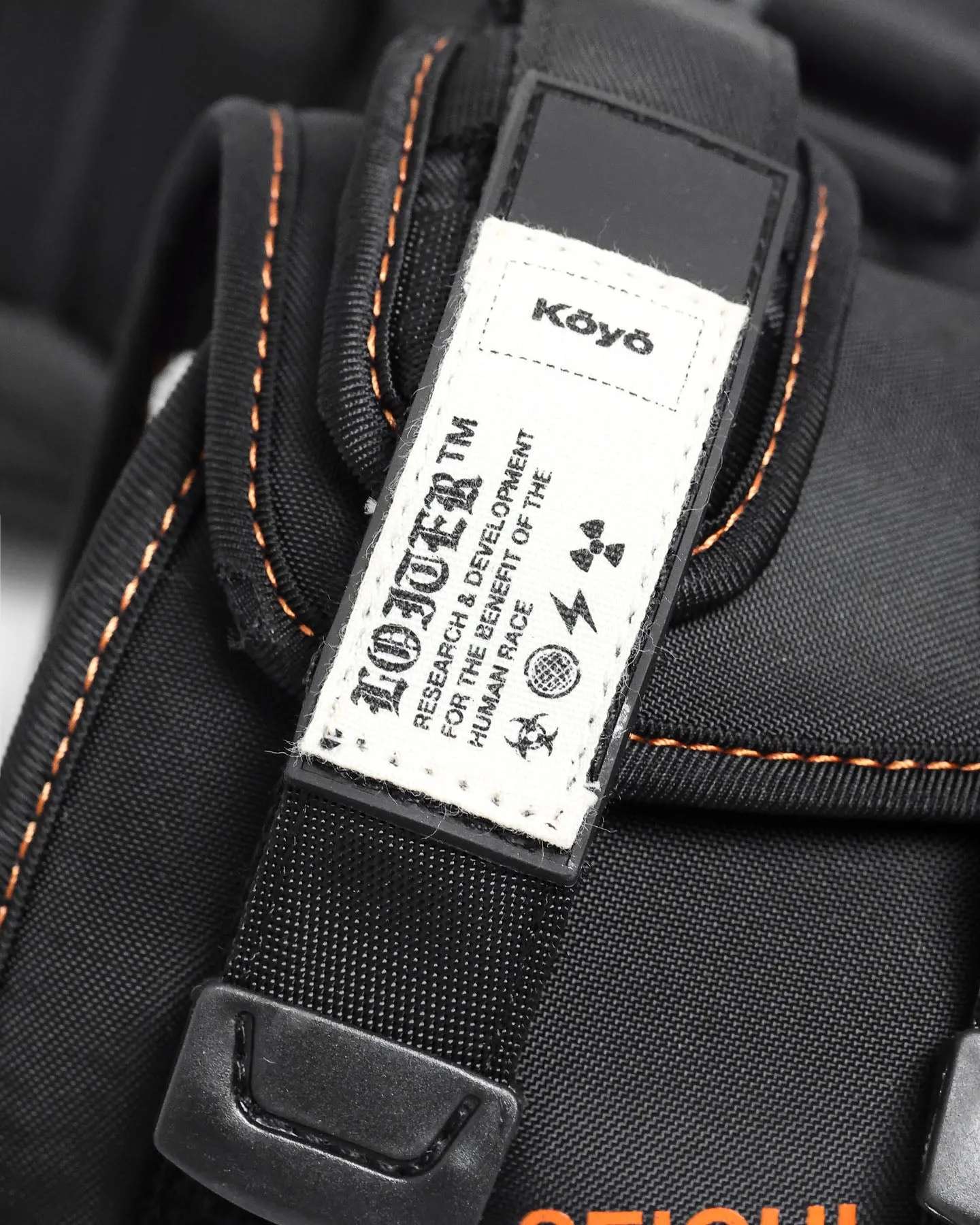 Seichi X Loiter Koyo Slides Black/Orange Light Run Rapid pace