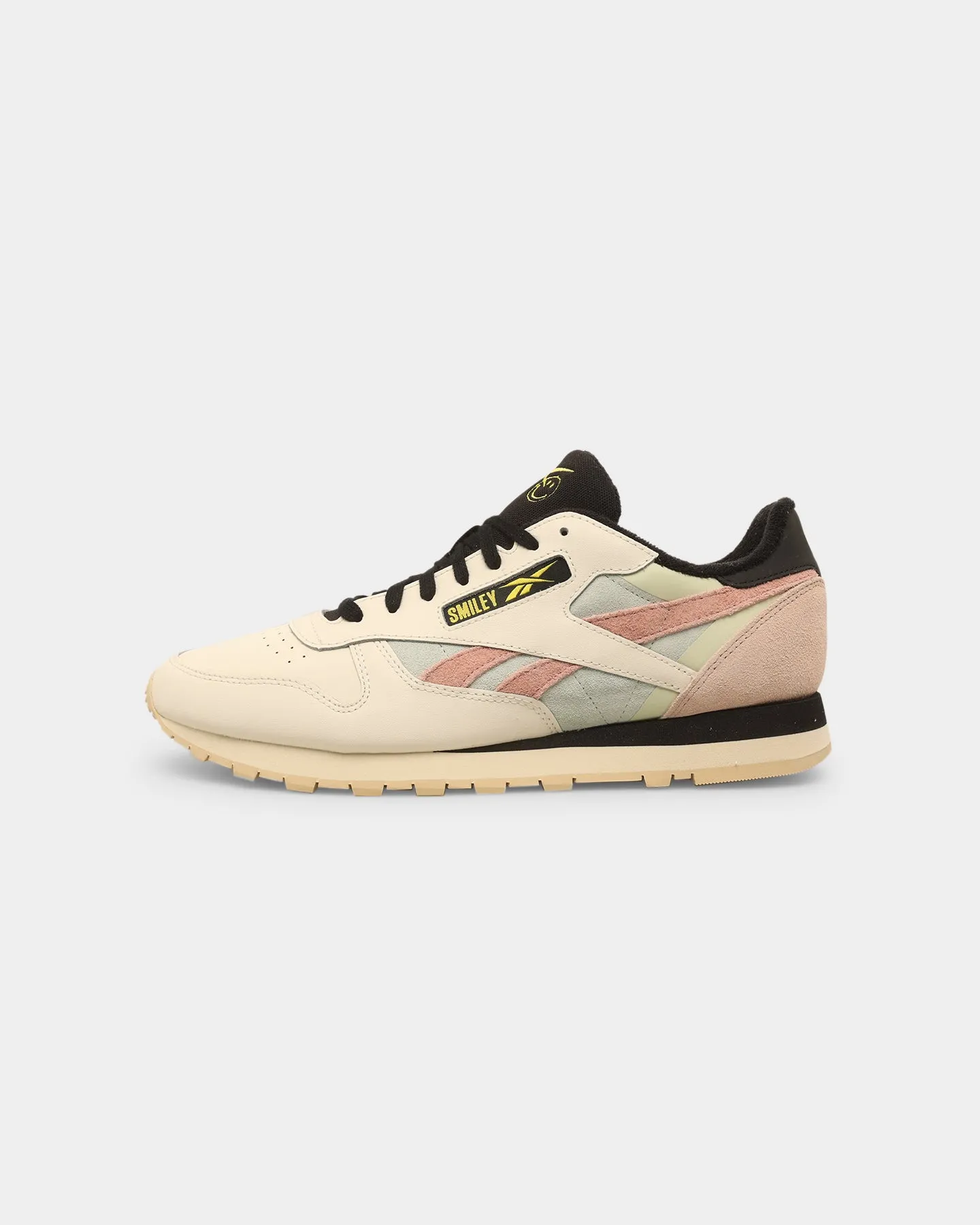 Reebok X Smiley Classic Leather CBlack/CWhite/Suede Feather Light City Adventure Quick Life