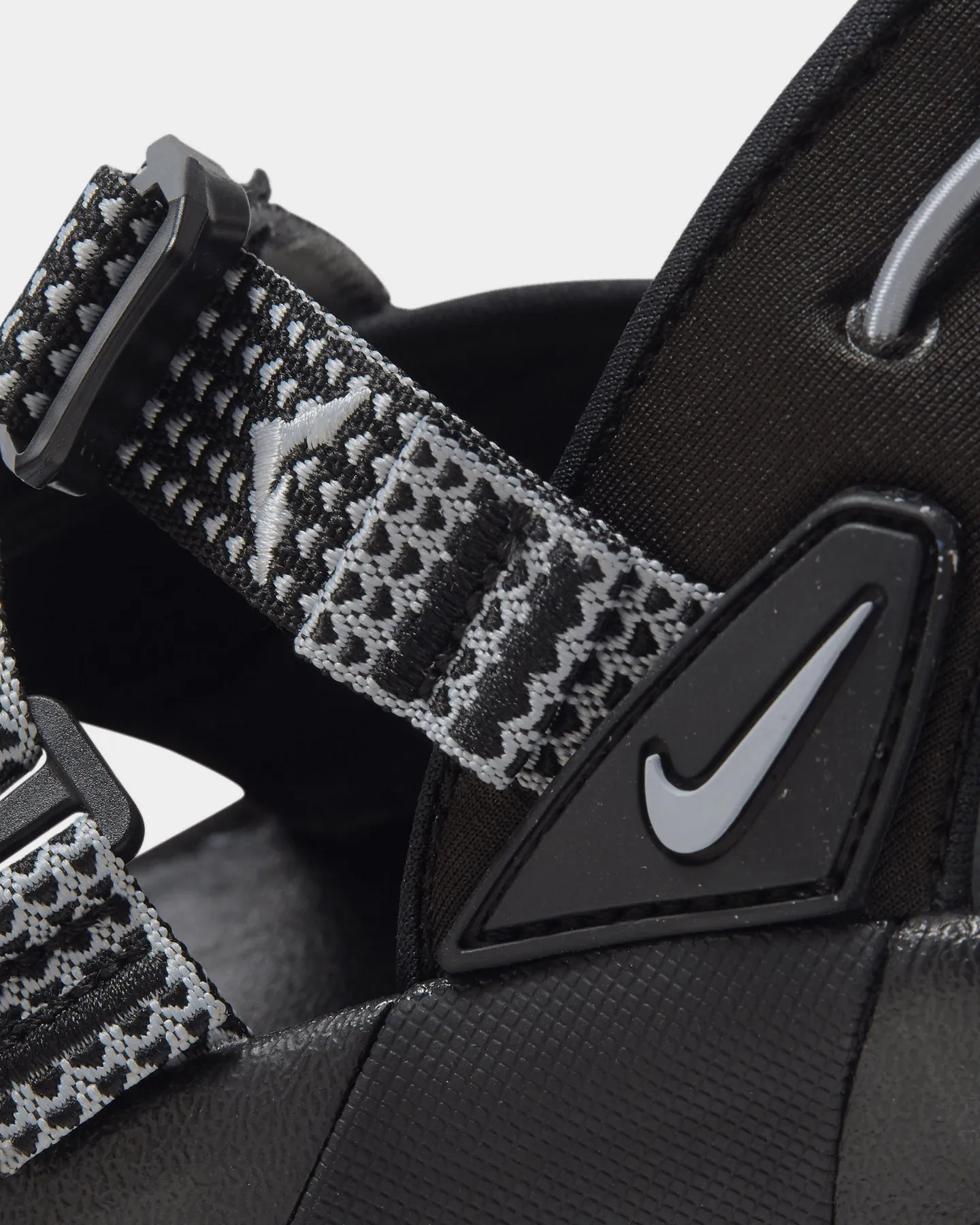 Nike Oneonta Sandals Black/Wolf Grey Pose Ready