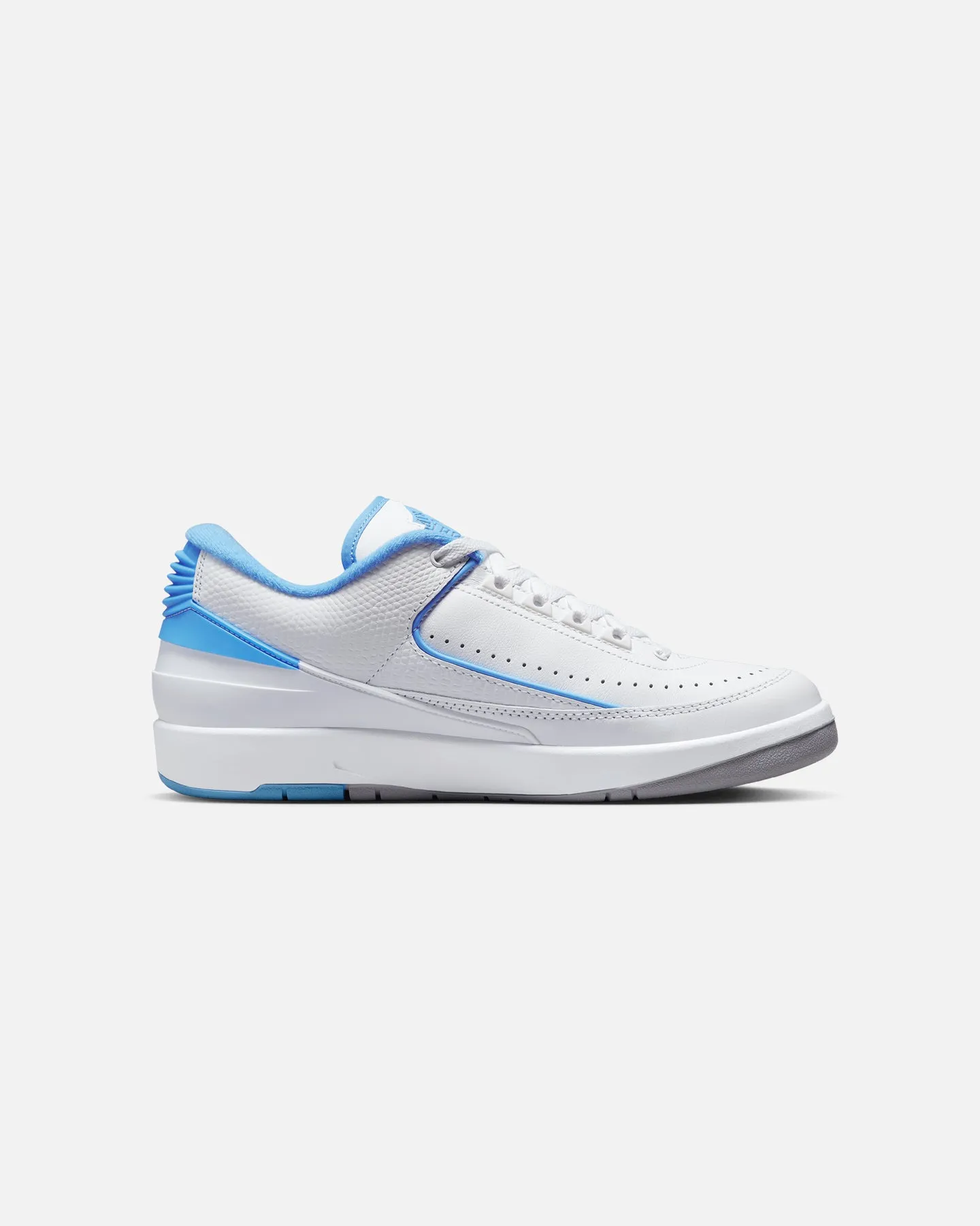 Hill Walk Jordan Air Jordan 2 Retro Low White/University Blue