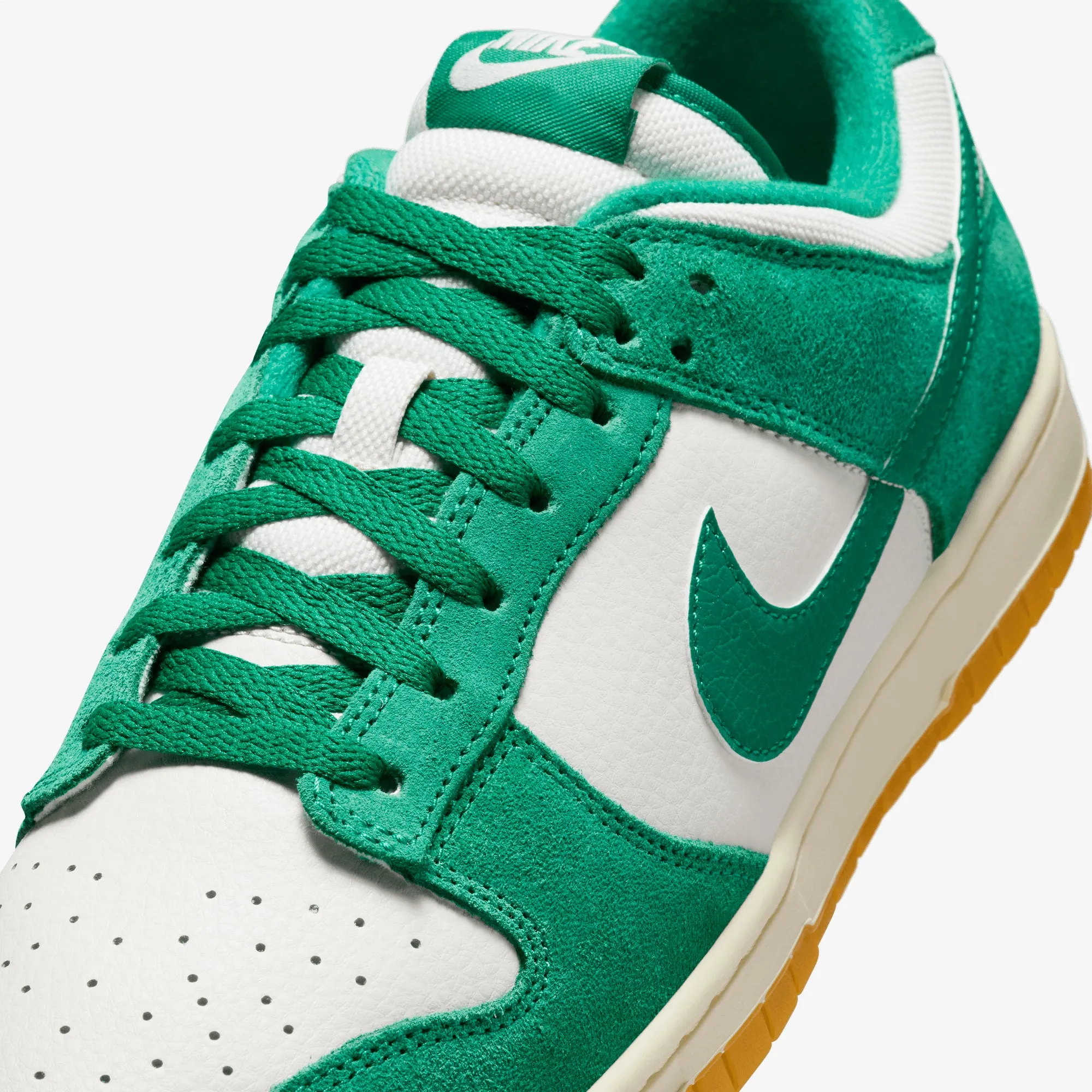 NIKE | DUNK LOW RETRO { PHANTOM/MALACHITE-GUM LIGHT BROWN Performance Flex