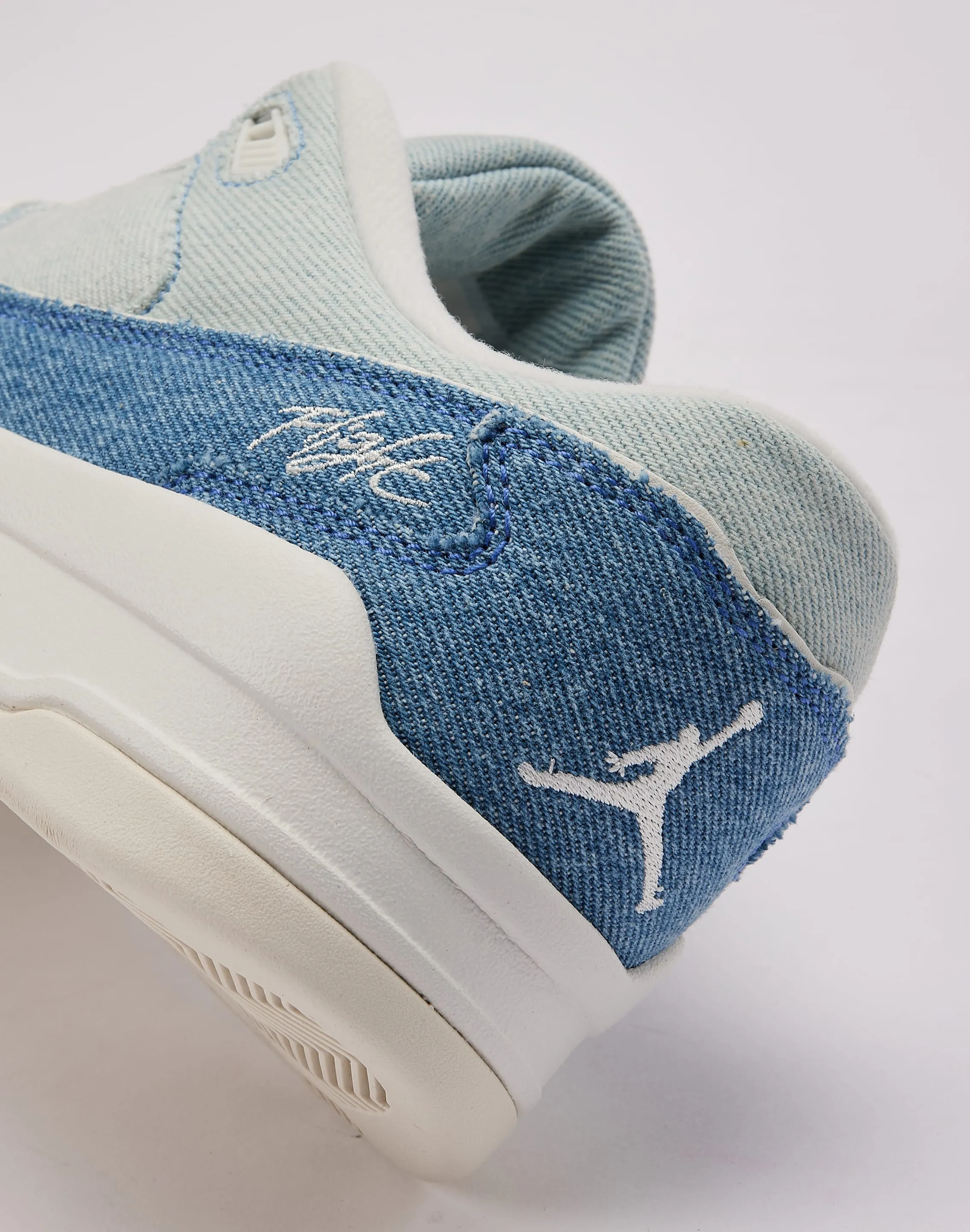 Vibration Damping Layer Padded interior Jordan Flight Court SE