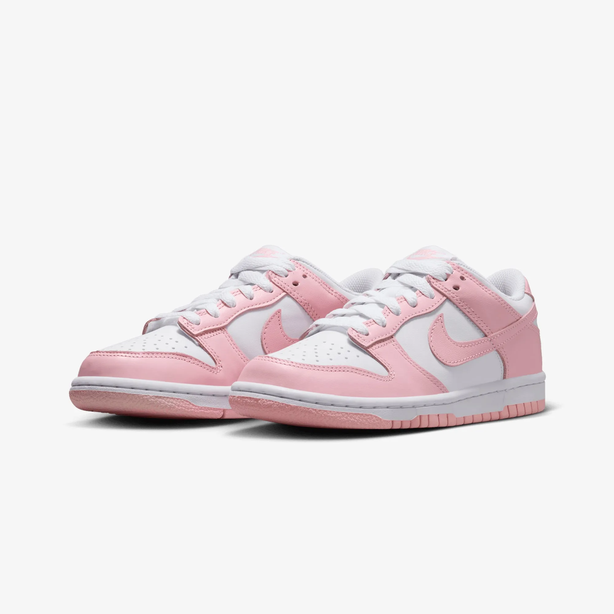 Move Easy Versatile Everyday Design Nike | DUNK LOW { WHITE/MED SOFT PINK-WHITE-WHITE