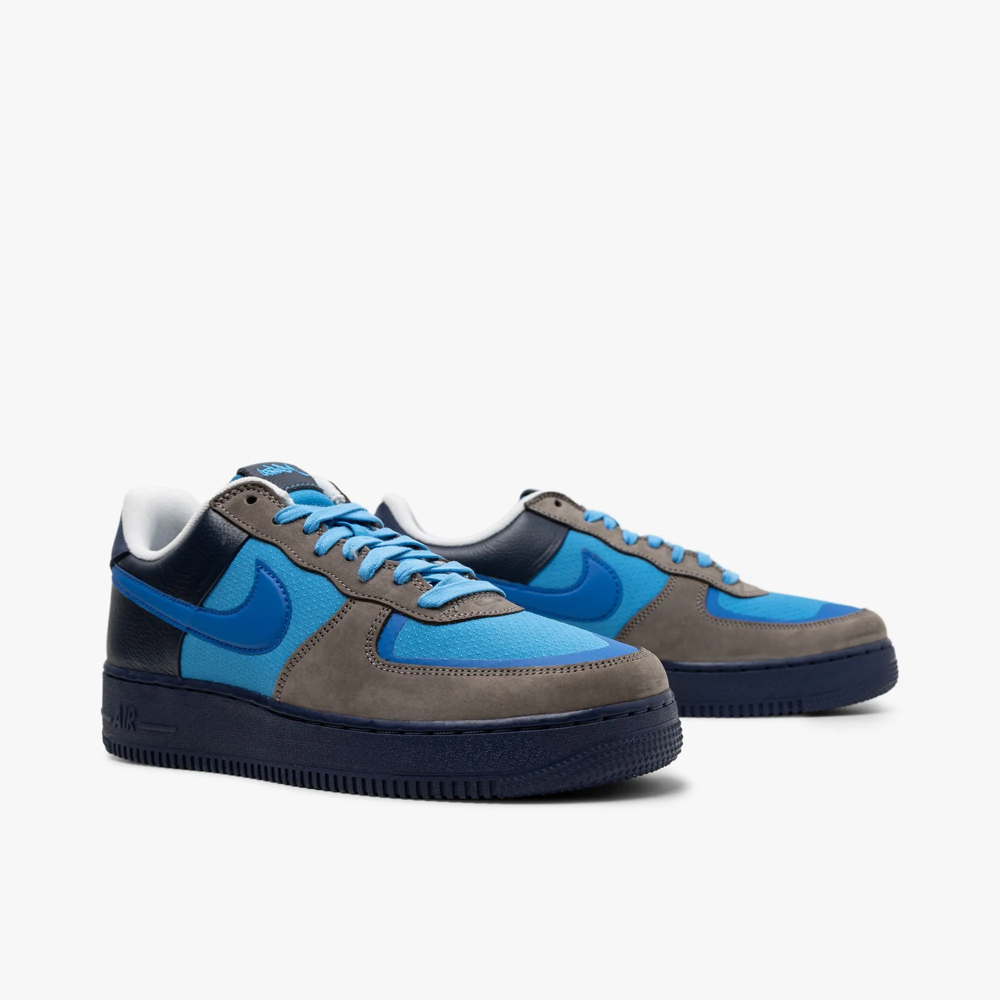 Nike x Stash Air Force 1 Low SP / Soft Grey / Varsity Royal Field Trip Airport Style