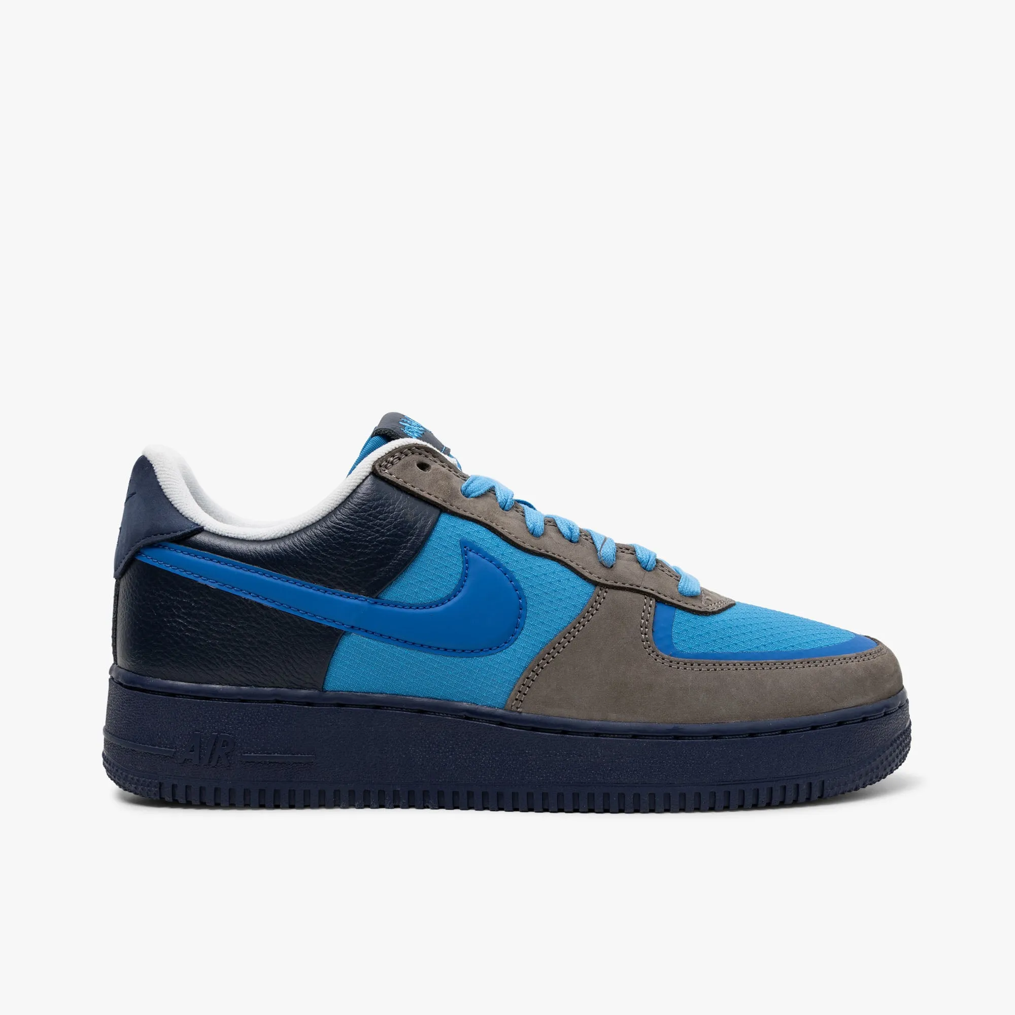 Shoe Game Nike x Stash Air Force 1 Low SP / Soft Grey / Varsity Royal