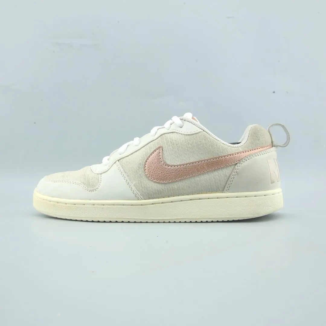 NIKE COURT BROUGH LOW PRM Petal Path Soft Material